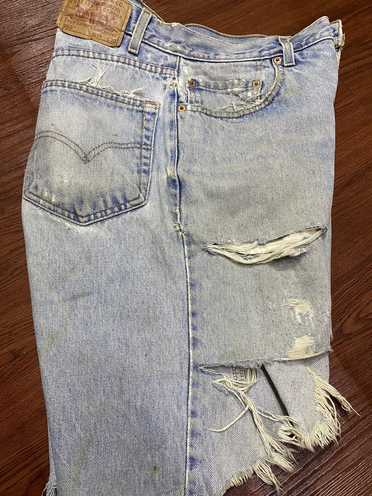 Levi's Vintage Clothing Vintage Levis550 90’s Faded Ripped Short Jeans Size US 34 / EU 50 - 3 Thumbnail