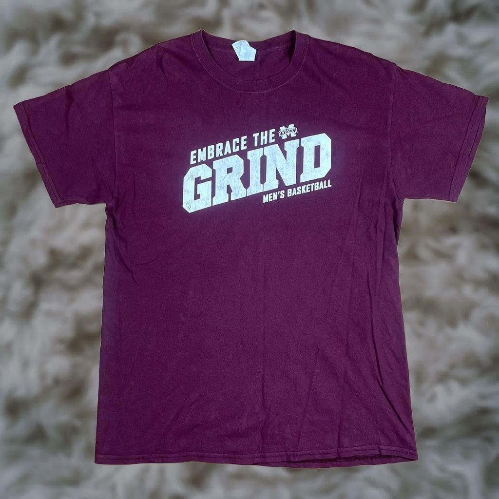 Gildan Gildan Mississippi State T-Shirt Mens Large L Maroon Heavy Cotton CrewNeck Size US L / EU 52-54 / 3 - 1 Thumbnail