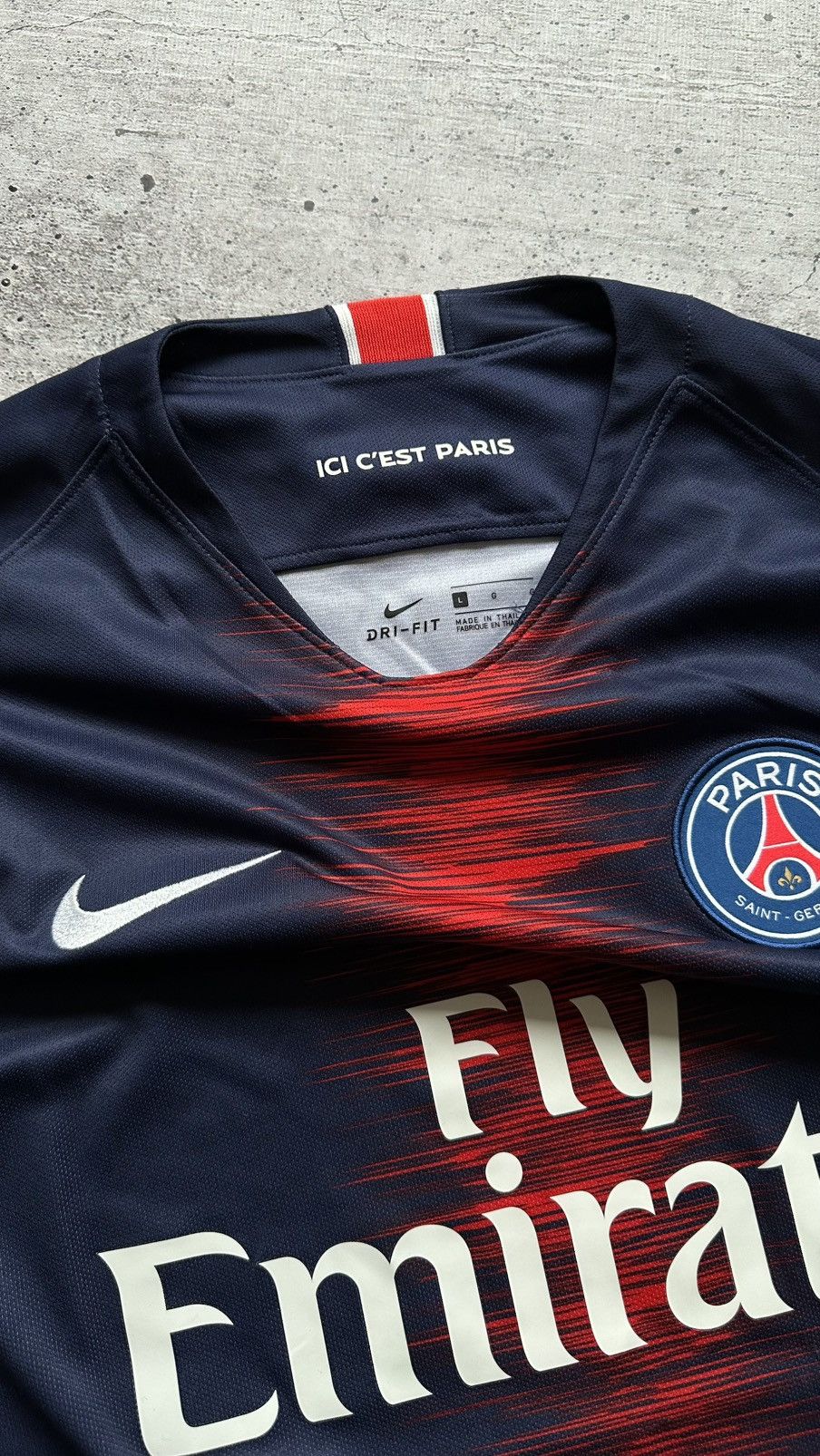 Nike 2018/19 Nike PSG Paris Saint-Germain Home Soccer Jersey Size US L / EU 52-54 / 3 - 7 Thumbnail
