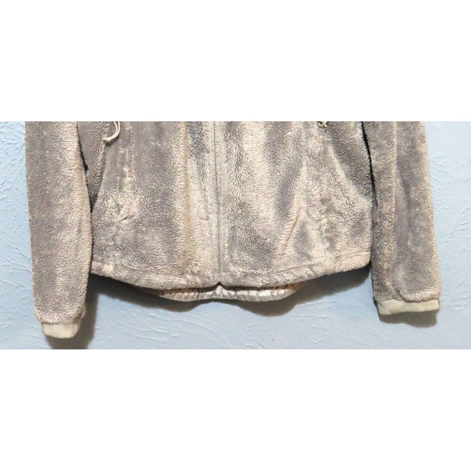The North Face The North Face Fleece Jacket Women M Gray Logo Full Zip Furry Mid-Length Long Sleeve Polyester Jacket Size M / US 6-8 / IT 42-44 - 2 Thumbnail
