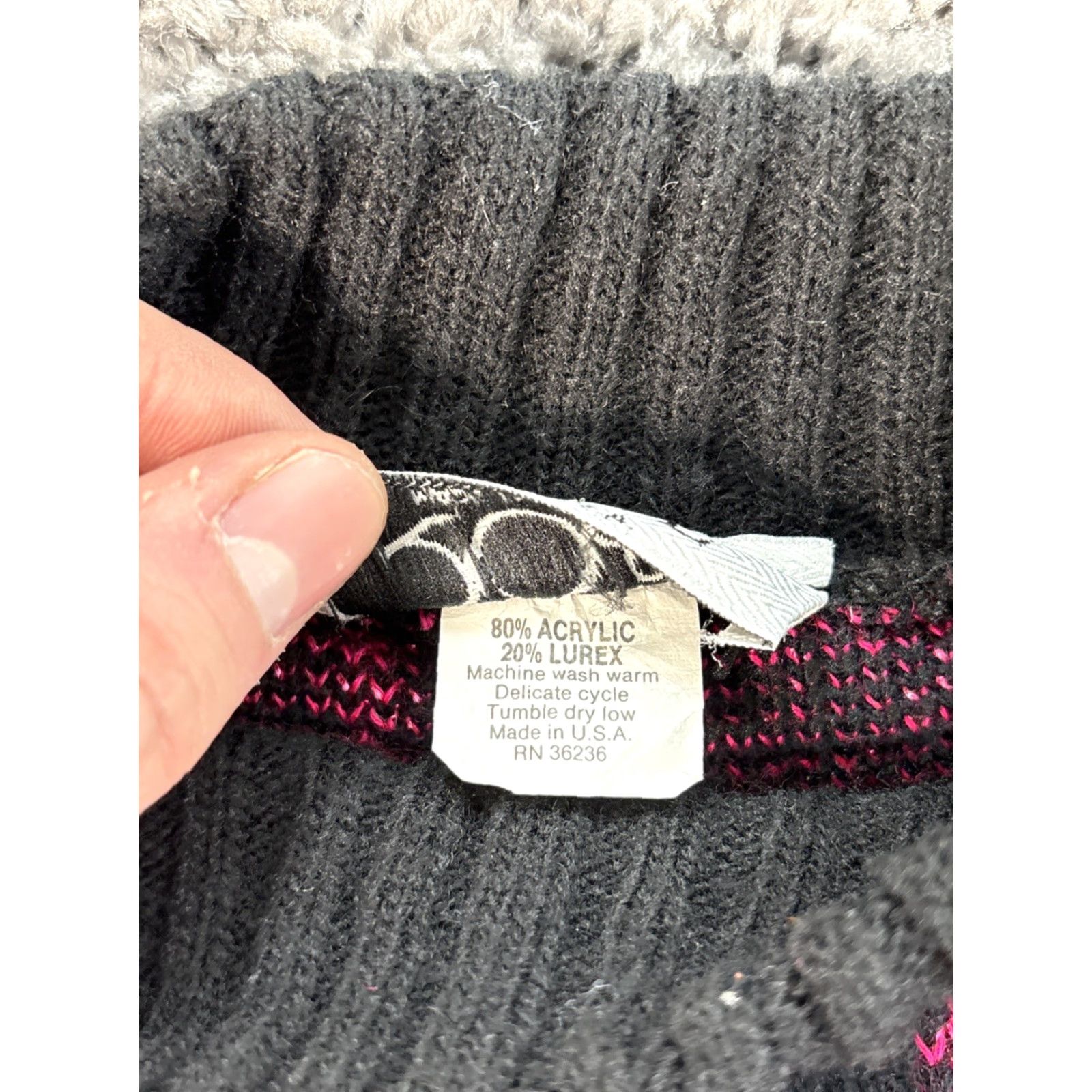 Vintage VINTAGE Rose Sweater Womens M Chunky-Knit Floral Fair Isle Sparkle Party Crew Neck Pullover Acrylic Pink Modern Womens Rose Resort Style Size M / US 6-8 / IT 42-44 - 5 Thumbnail