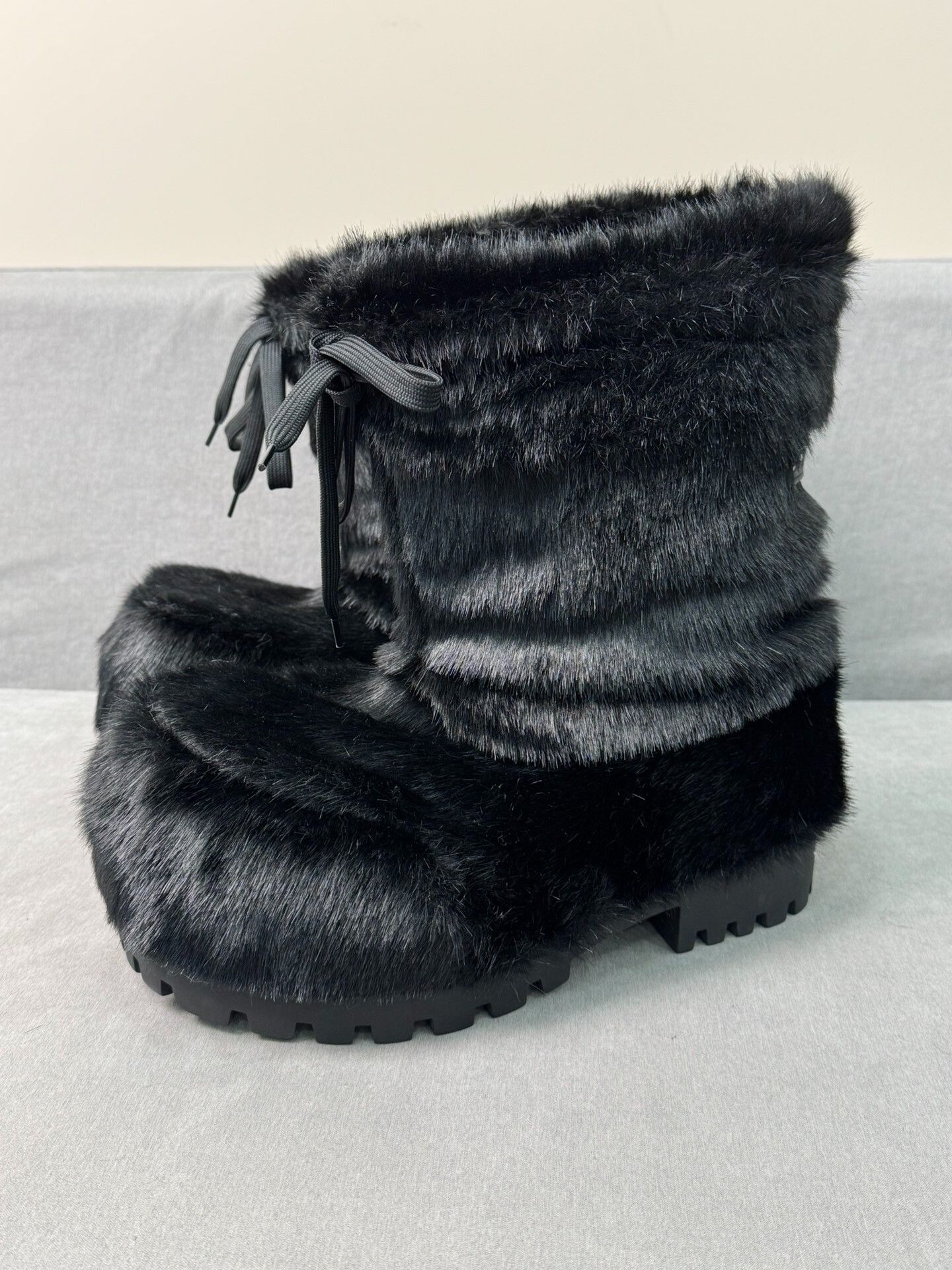 Balenciaga Balenciaga Alaska Horsehair Snow Boots Size US 7 / EU 40 - 1 Thumbnail