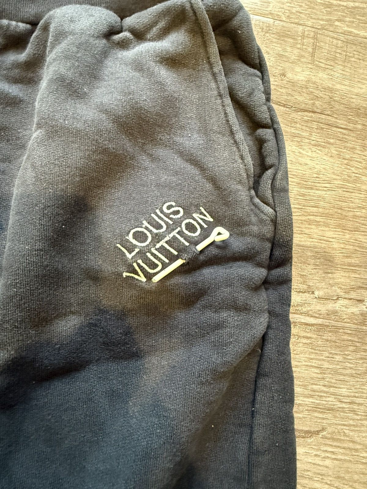 Louis Vuitton Louis Vuitton Signature Pin Logo Sweatpants Size US 34 / EU 50 - 3 Thumbnail
