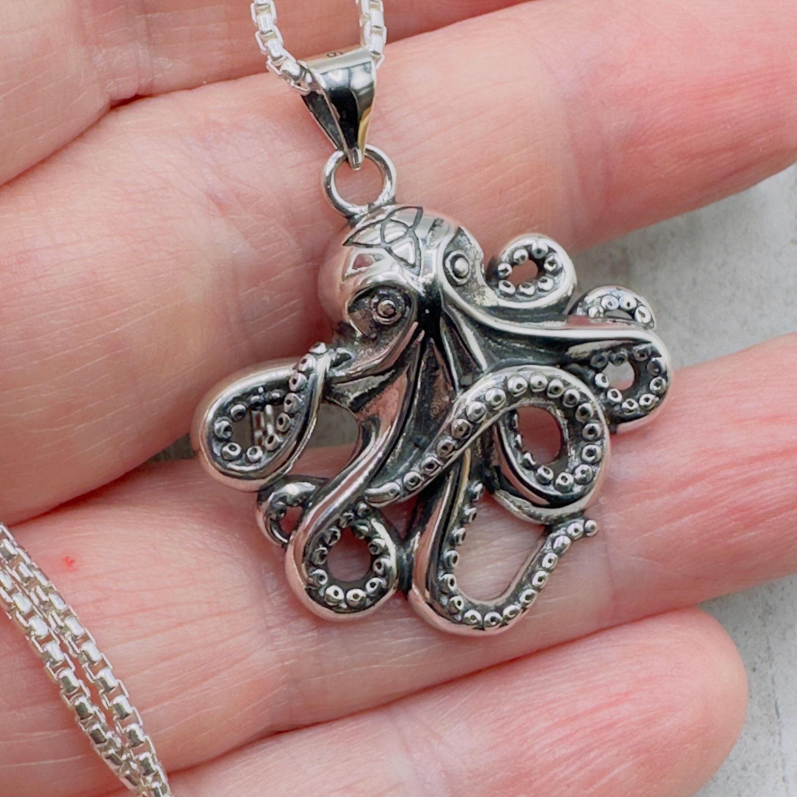 The Unbranded Brand Octopus Sterling Silver Necklace Rounded Box Chain Size ONE SIZE - 6 Thumbnail