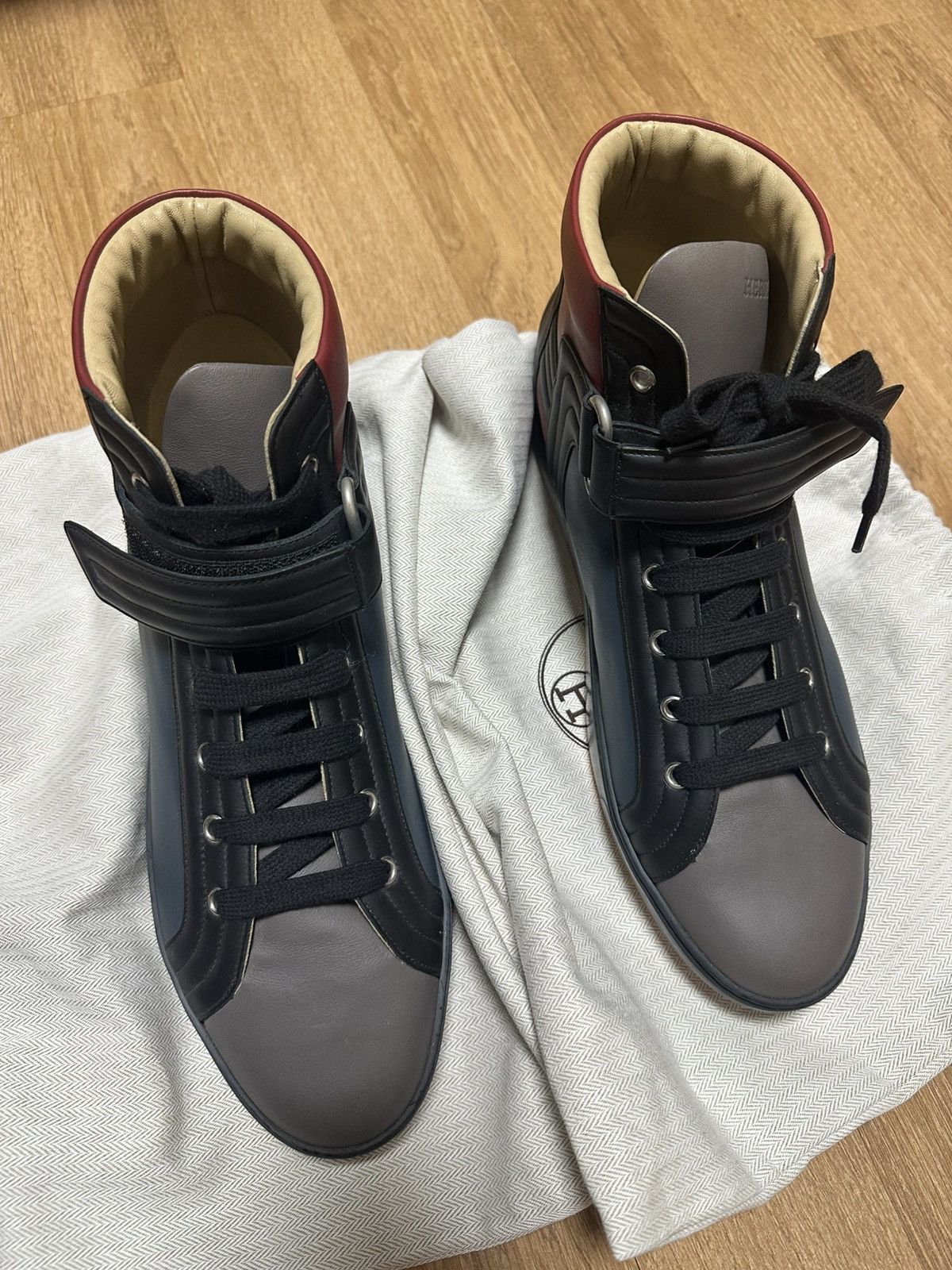 Hermes Hermes lions hi top sneakers size 44 Size US 10.5 / EU 43-44 - 2 Thumbnail