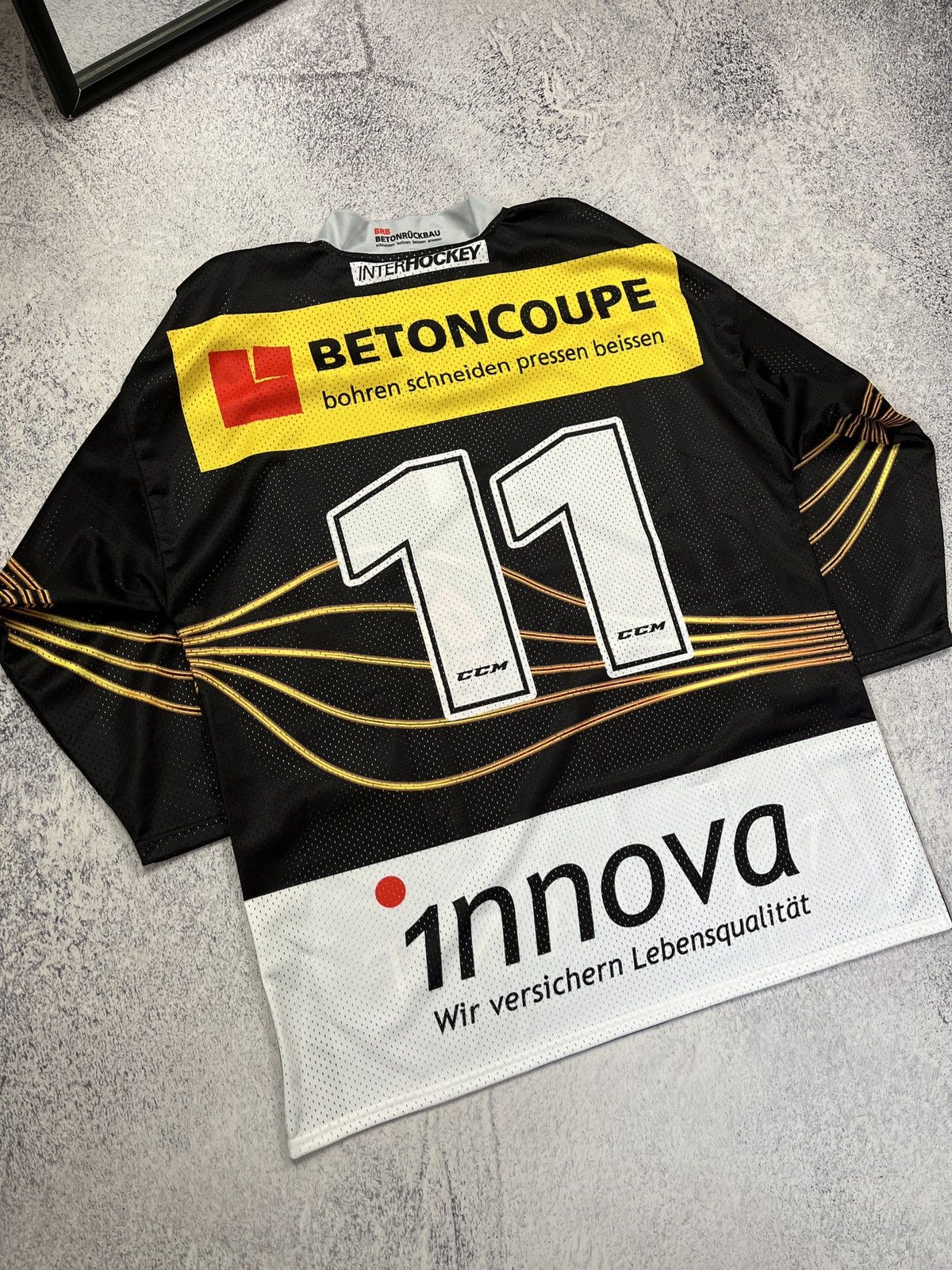 NHL Vintage SC Bern Ice Hockey Jersey # 11 CCM NHL Rare Size US L / EU 52-54 / 3 - 6 Thumbnail