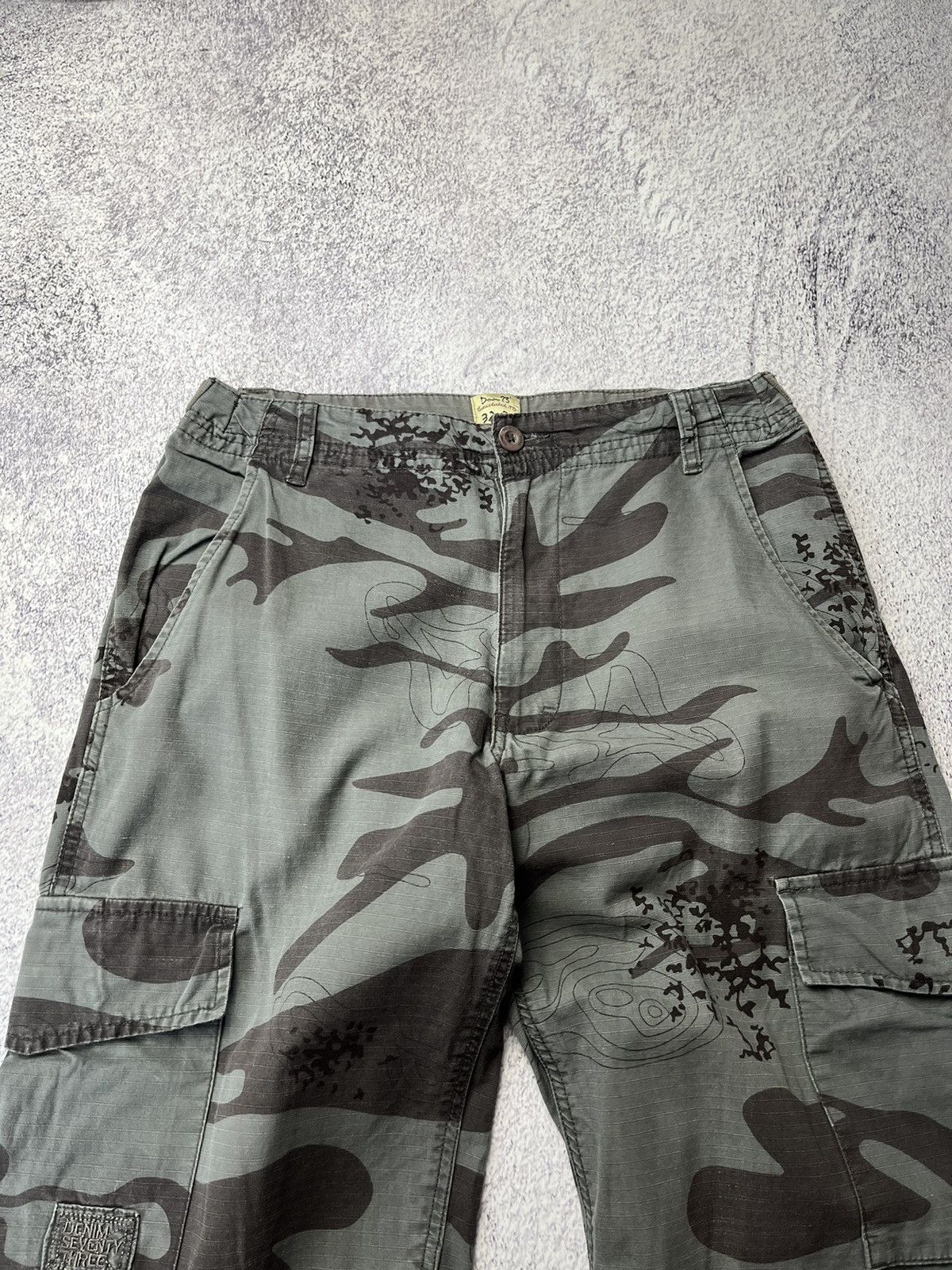 Japanese Brand RARE VINTAGE FADED STREETWEAR CAMO CARGO PANTS Y2K Size US 32 / EU 48 - 7 Thumbnail