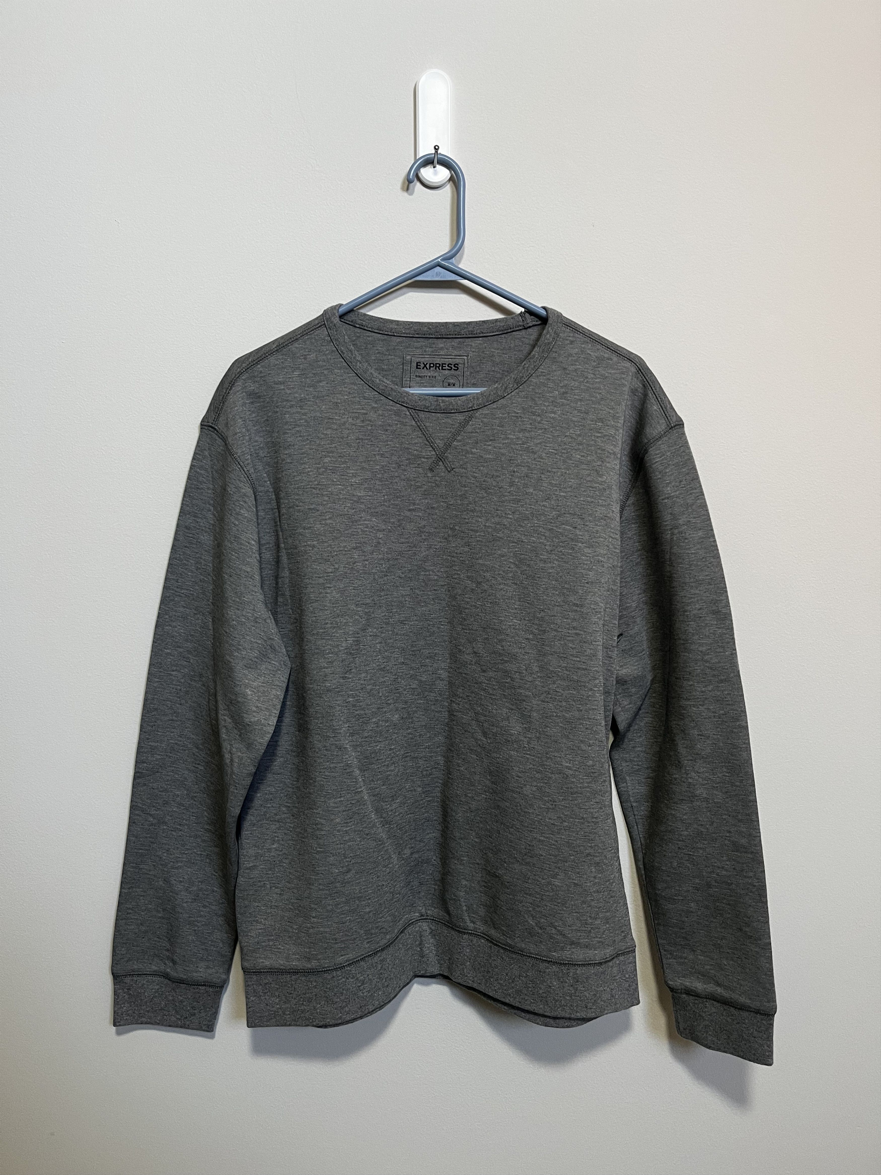 Express Express Quality Fit Crewneck Sweatshirt Charcoal Gray Size M Size US M / EU 48-50 / 2 - 1 Thumbnail