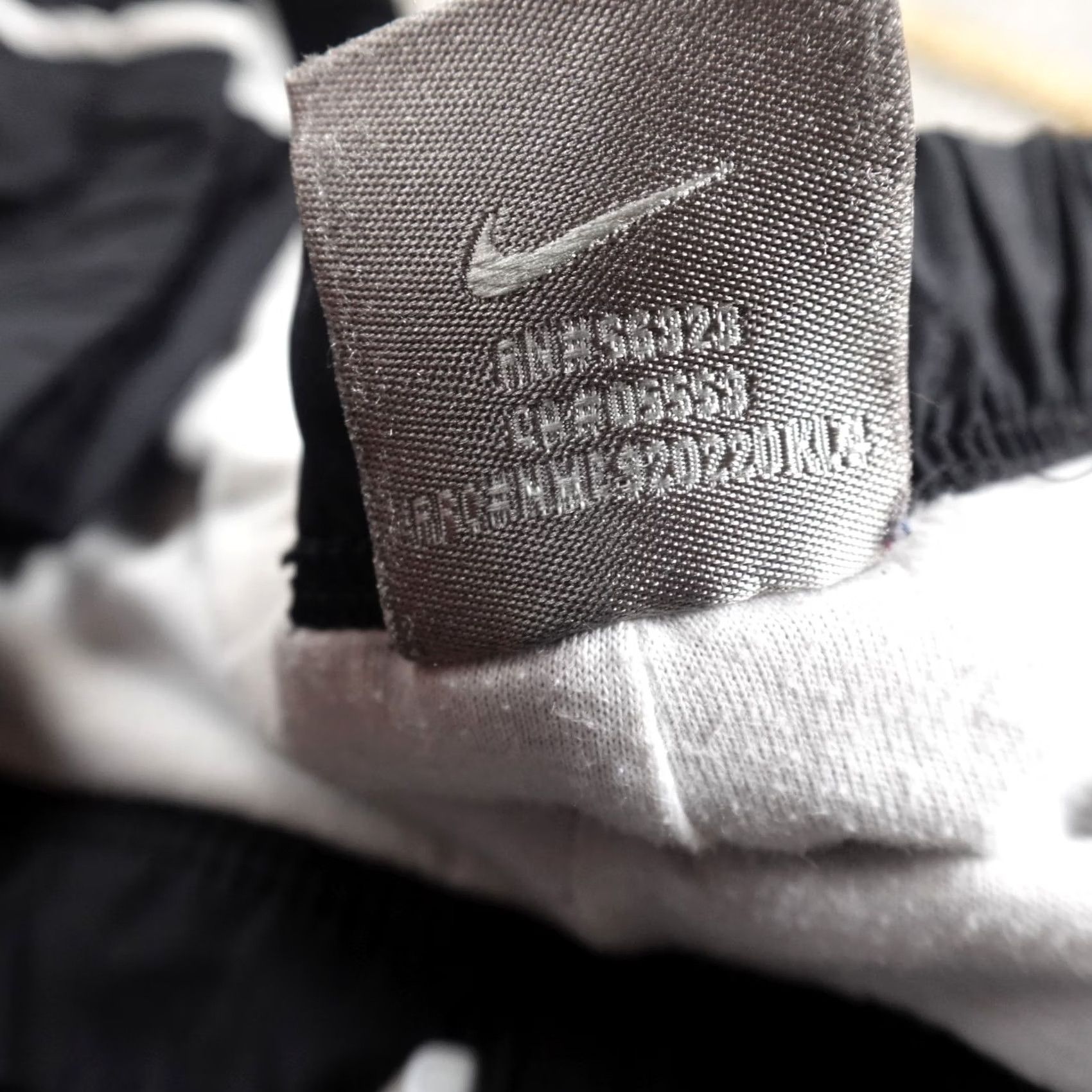Nike Nike Pants Womens XL Black Track Pants Adult Regular Fit with Pockets, Drawstring Waist, Fleece, Y2K VTG Gym Jogger Size 40" / US 18 - 7 Thumbnail