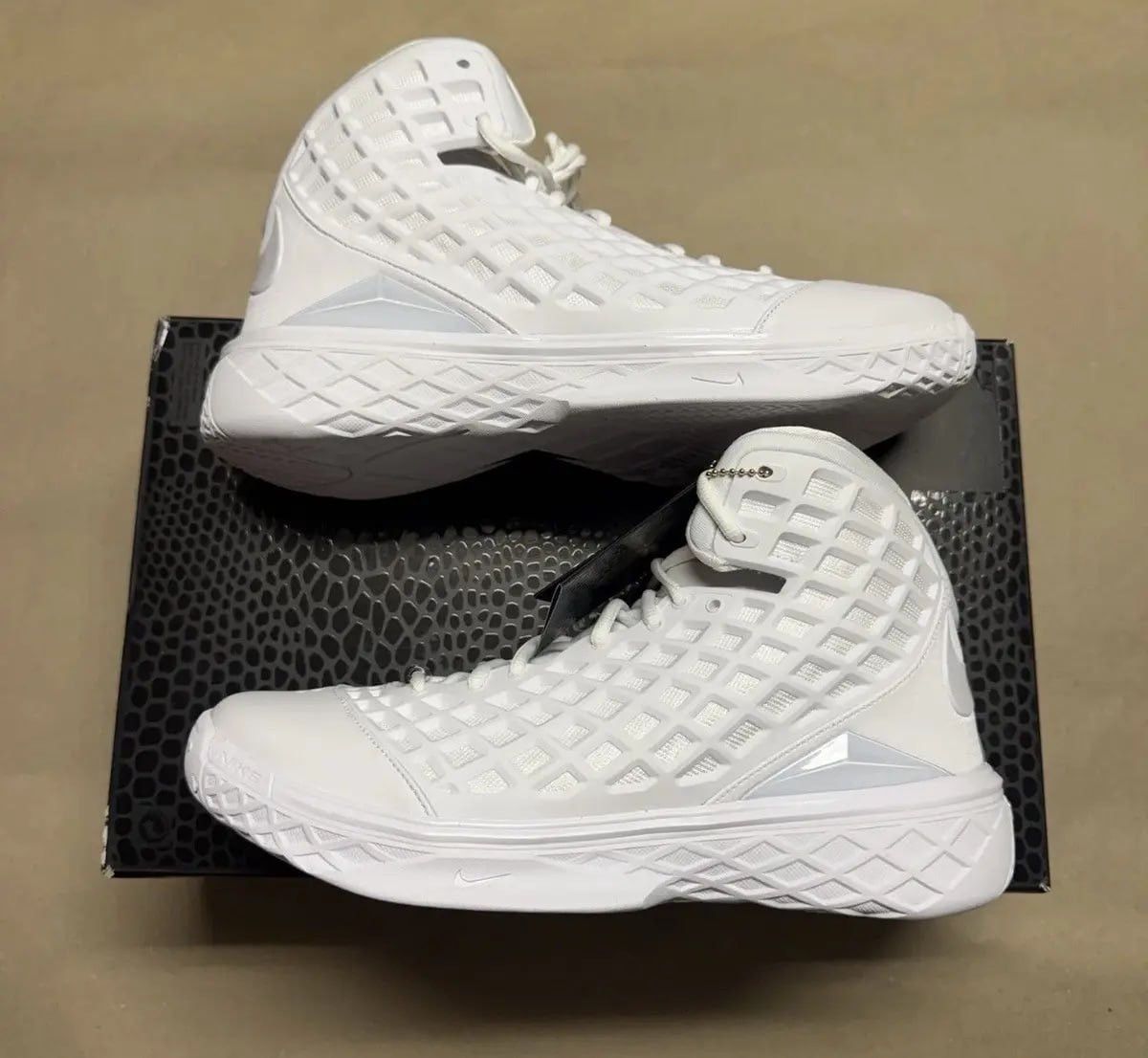 Nike Kobe 3 Protro White Size US 9 / EU 42 - 4 Thumbnail
