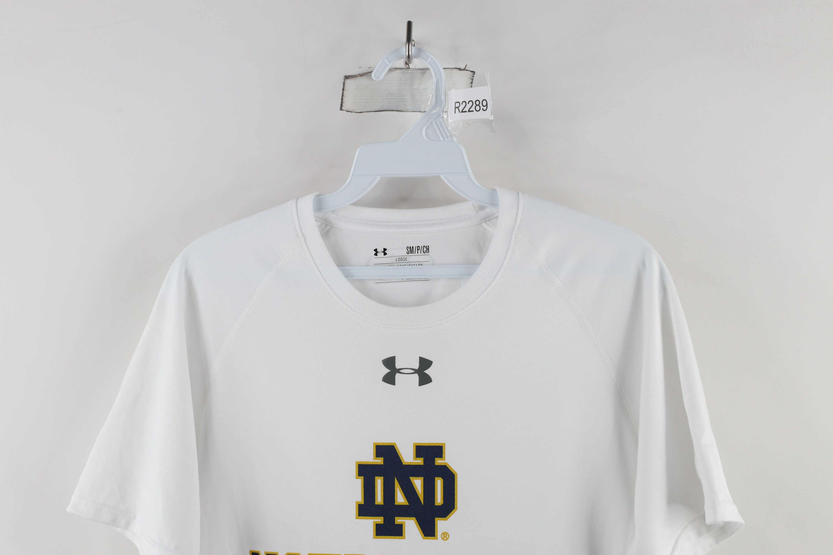 Under Armour × Vintage Under Armour Notre Dame University Tennis T-Shirt White Size US S / EU 44-46 / 1 - 2 Thumbnail