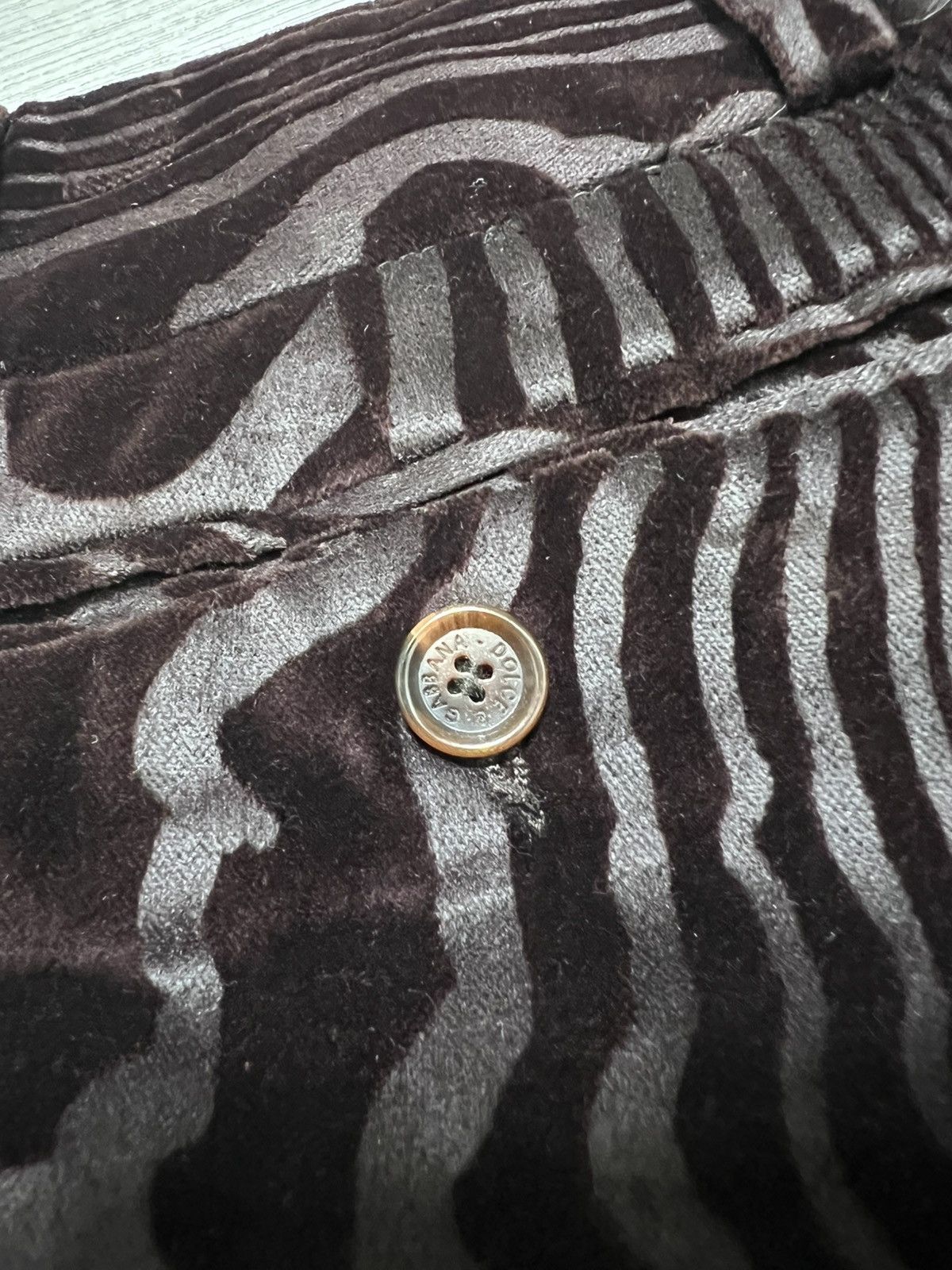 Dolce & Gabbana Dolce & Gabbana - Wood Pattern Allover Print Velvet Trouser Size US 30 / EU 46 - 14 Thumbnail