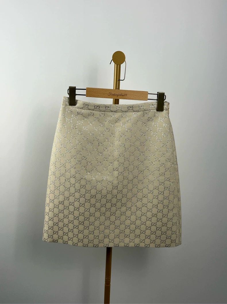 Gucci Gucci Beige full-print logo short skirt 2504-Nextarrow Size 26" / US 2 / IT 38 - 1 Thumbnail