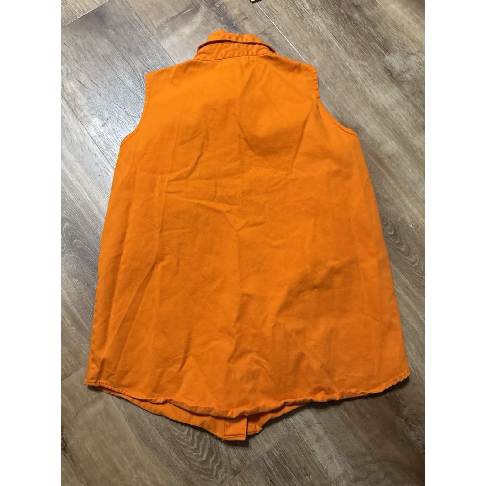 Vintage VINTAGE Flintstones Hawaiian Embroidered Sleeveless Button-Up Shirt M Orange Unisex Adults Medium Size M / US 6-8 / IT 42-44 - 2 Thumbnail