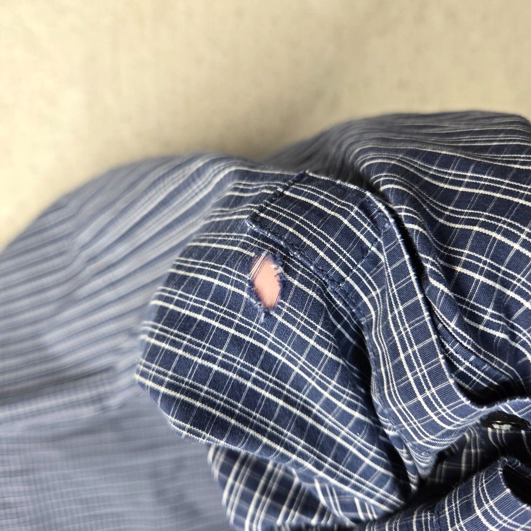 Calvin Klein Calvin Klein Blue Plaid Long Sleeve Button-Up Shirt Adult Men 17.5 32/33 Blue Calvin Klein Shirt Men's 17.5 32/33 Size US XL / EU 56 / 4 - 3 Thumbnail