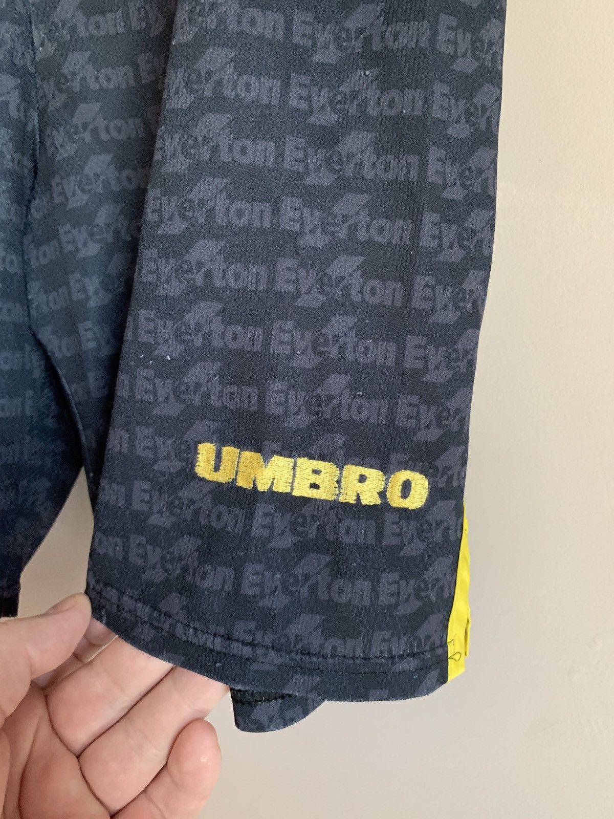 Umbro × Vintage Everton Away Football Shorts Umbro Vintage Soccer Size M Size US 32 / EU 48 - 6 Thumbnail