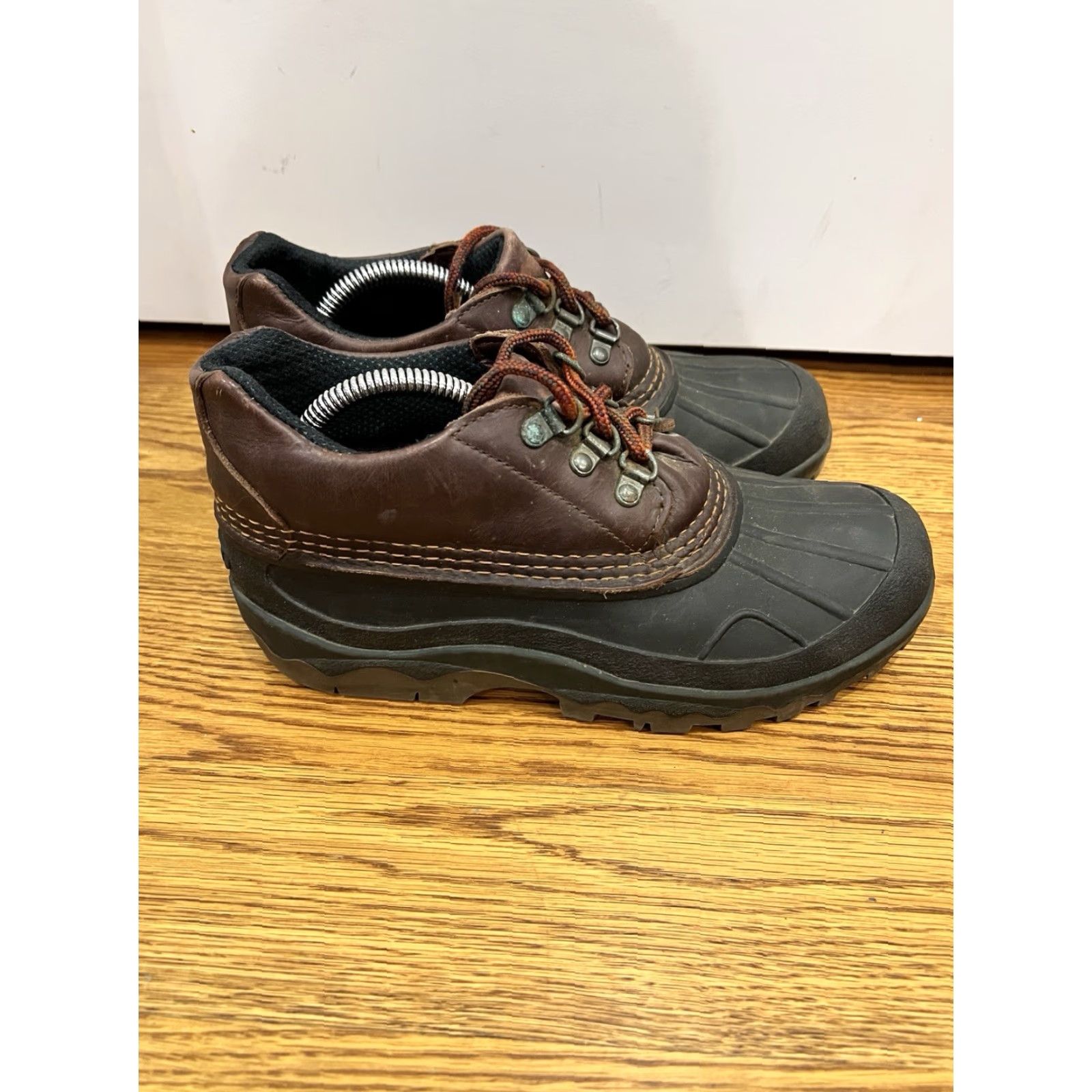 Vintage VINTAGE LL Bean Lace Duck Boots Men 8 M Brown Waterproof Snow Boot Leather Rubber Winter Fall Spring Hunting USA Nature Logo Lace Duck Boots Mens Size US 8 / EU 41 - 3 Thumbnail