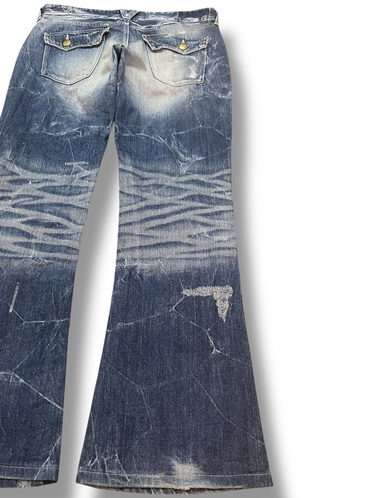 Vanquish Vintage Vanquish Gold Flare Honeycomb Grunge Distress Denim Size US 33 - 8 Thumbnail