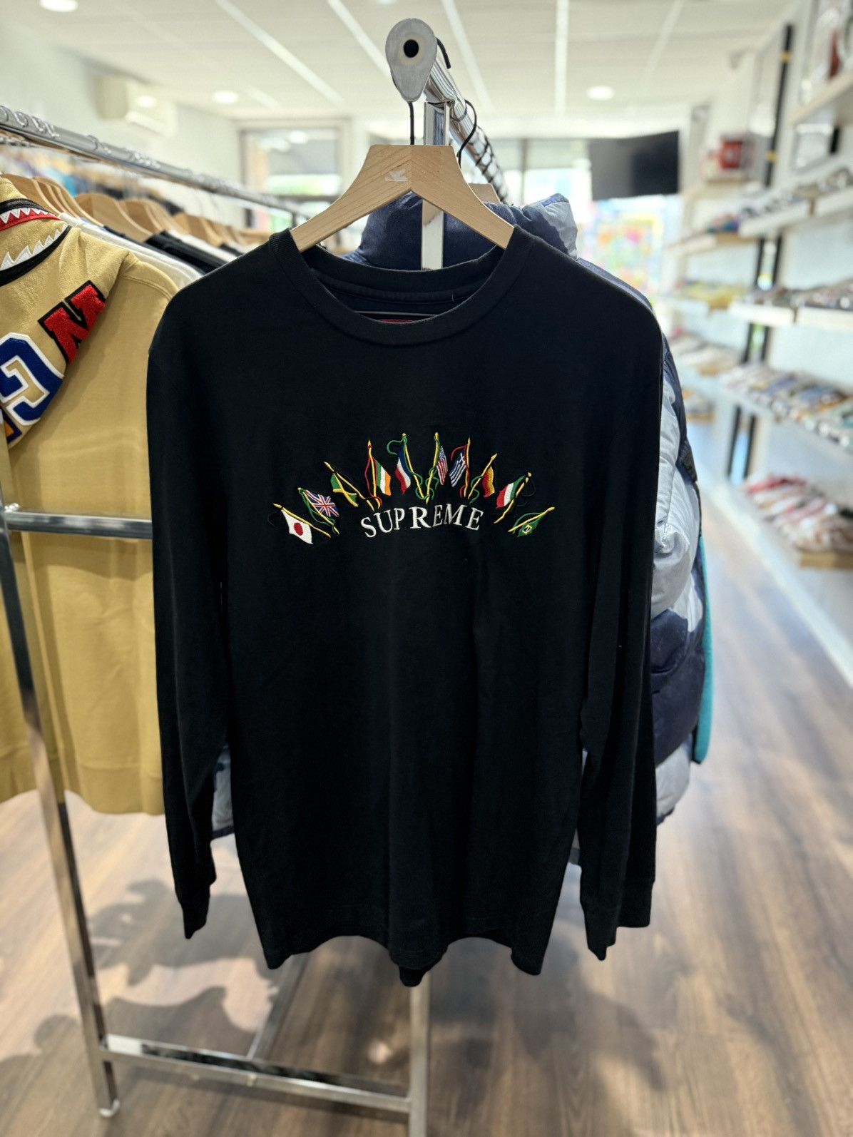 Supreme Supreme Flags Embroidered L/S Tee Black — Size L Size US L / EU 52-54 / 3 - 1 Thumbnail