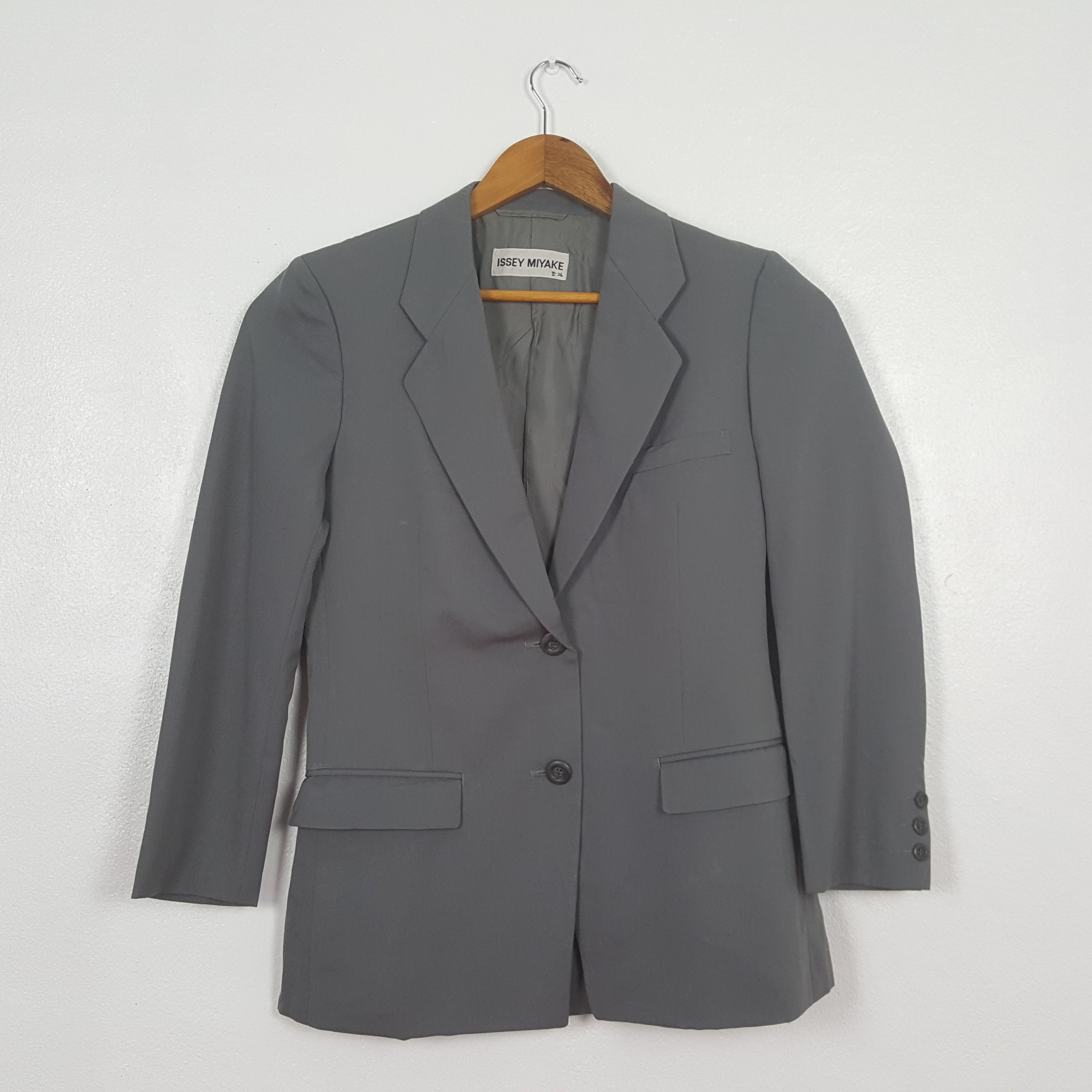 Issey Miyake Vintage Issey Miyake Japanese Designer Coat C307N18 Size US S / EU 44-46 / 1 - 1 Thumbnail