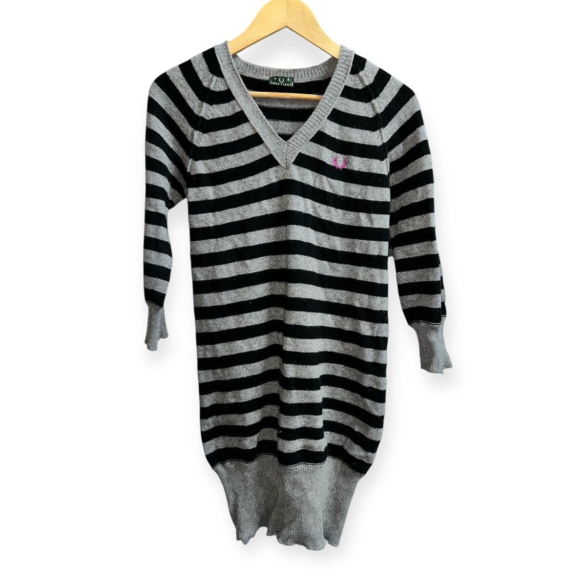 Fred Perry V Neck Pullover Striped Wool Jumper Size S / US 4 / IT 40 - 1 Thumbnail