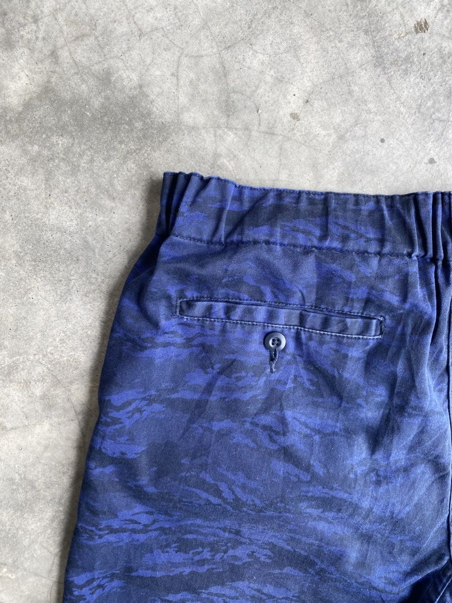 GU GU tiger striped blue shorts Size US 33 - 6 Thumbnail
