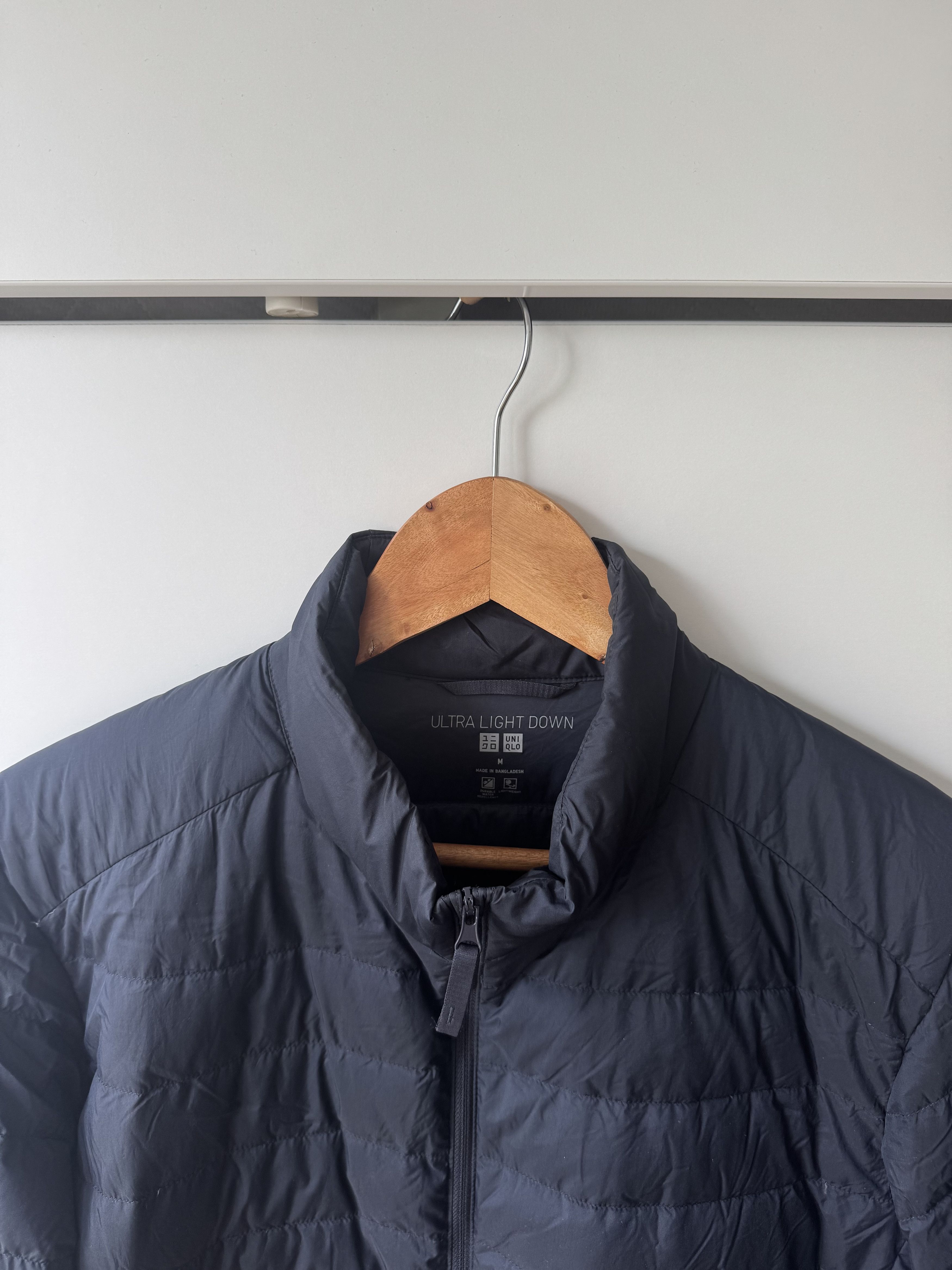 Uniqlo [M] Ultra Light Down Jacket in Navy Size US M / EU 48-50 / 2 - 2 Thumbnail