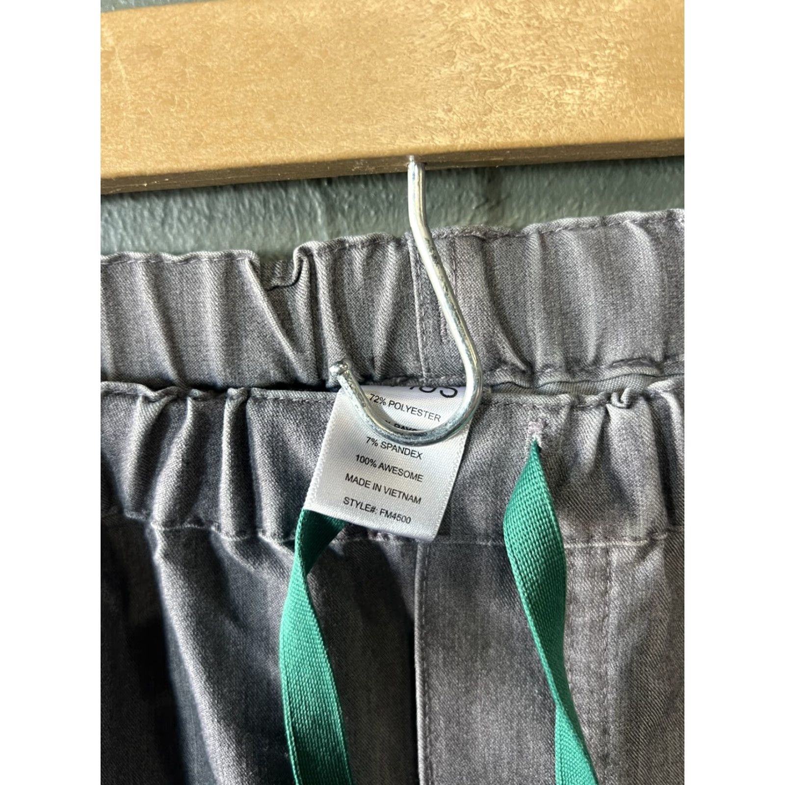 Vintage FIGS Scrub Pants Men's Size S Gray Pockets Pisco Technical Collection Basic 72% Polyester 21% Rayon 7% Spandex Hospital Medical Shirt? Size US 29 - 4 Thumbnail
