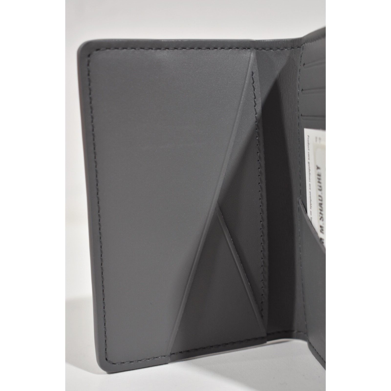 Louis Vuitton Louis Vuitton Grey Leather Logo Pocket Organizer Card Wallet Size ONE SIZE - 9 Thumbnail