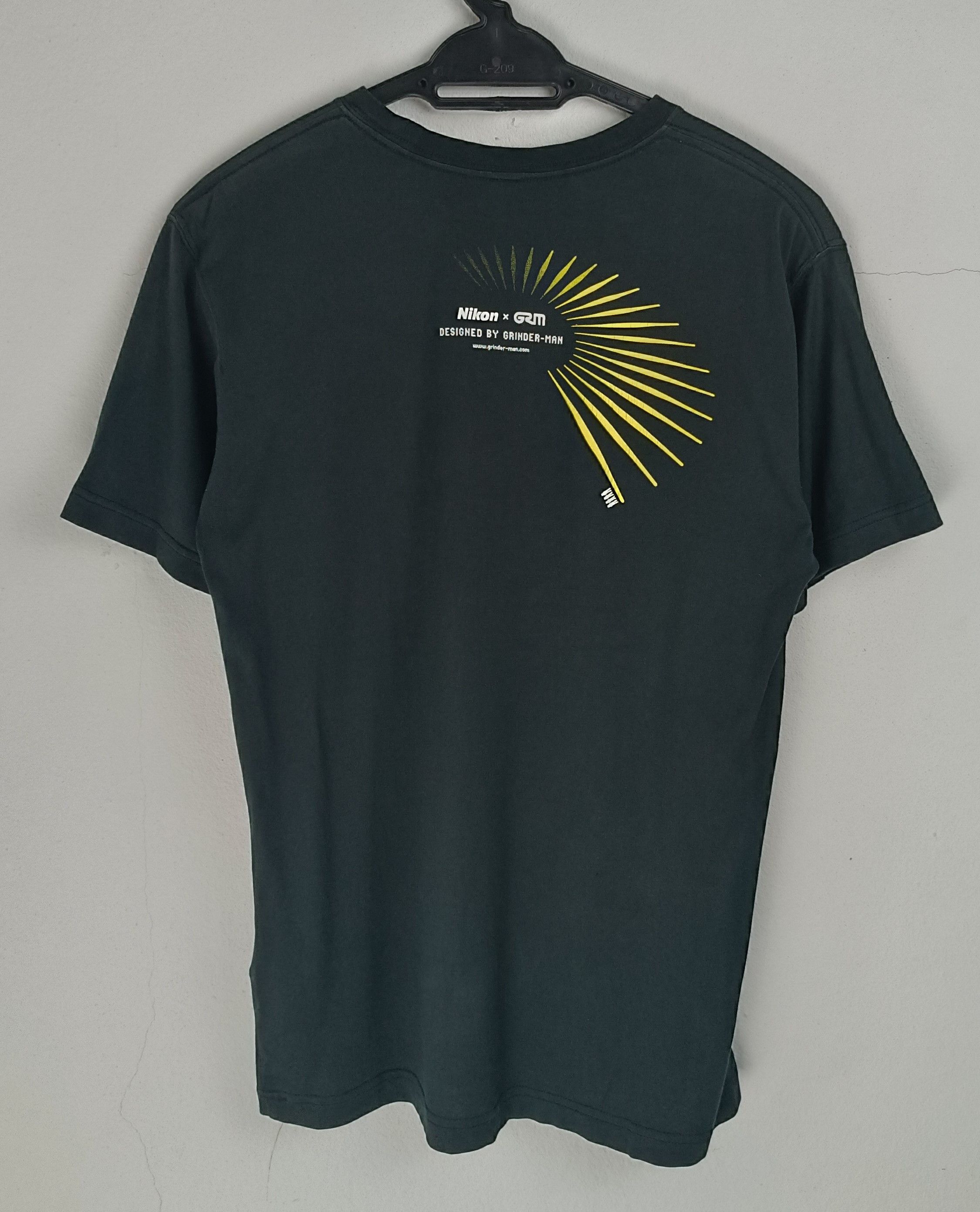 Nikon VINTAGE NIKON X GRINDER MAN GRM PHOTOGRAPHY CAMERA TEE Size US M / EU 48-50 / 2 - 4 Thumbnail