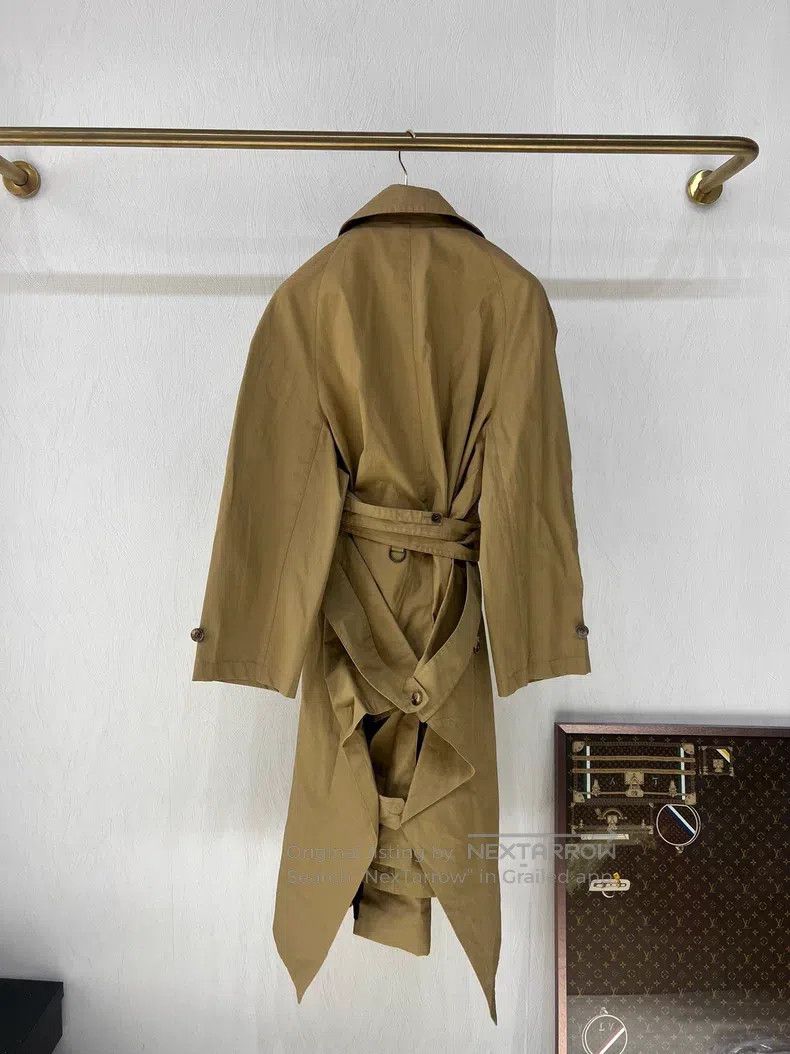 Balenciaga Balenciaga Design Windbreaker Coat Size XXS / US 00 / IT 34 - 2 Thumbnail