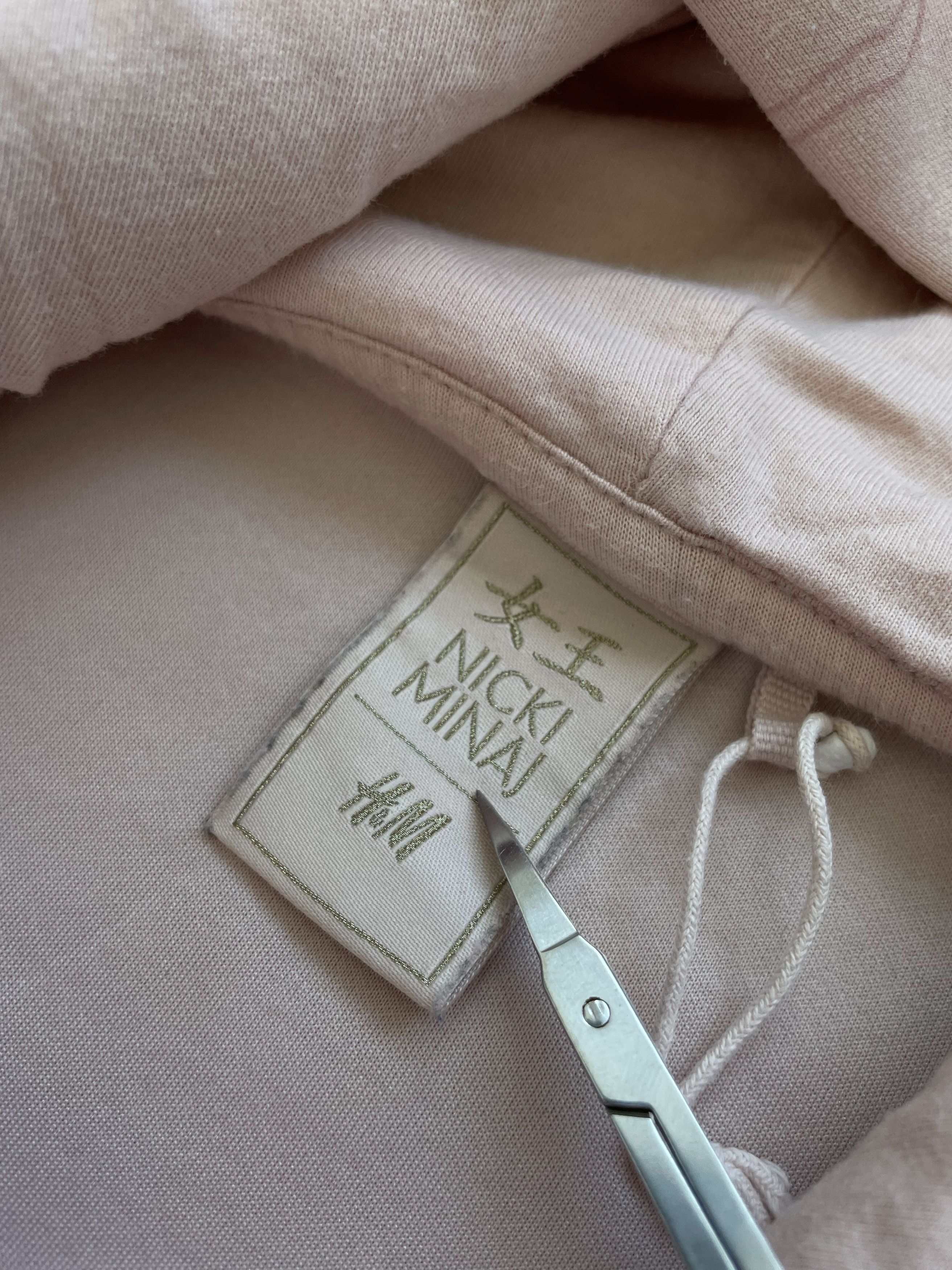 H&M Nicki Minaj x H&M OVERSIZED PINK HOODIE Size US M / EU 48-50 / 2 - 5 Thumbnail