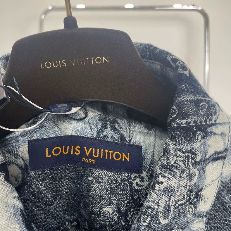Louis Vuitton Louis Vuitton Tie-dyed denim shirt with short sleeves 2501- Size US L / EU 52-54 / 3 - 3 Thumbnail