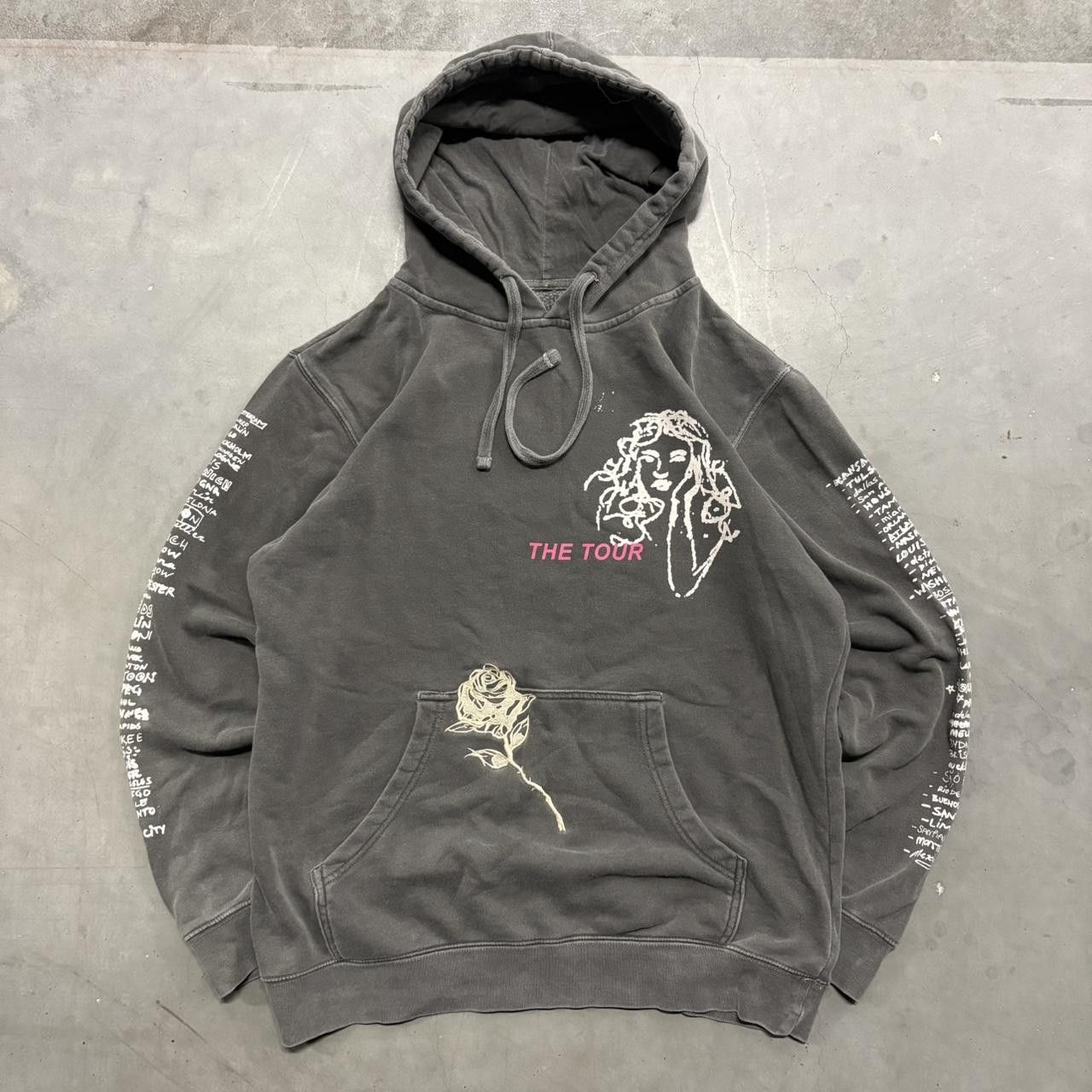 Vintage Crazy Vintage Y2K/2000s Shawn Mendes The Tour 2019 World Tour Grey Hoodie! Size US M / EU 48-50 / 2 - 1 Thumbnail