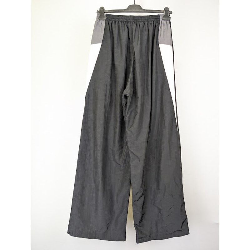 Balenciaga o1rshd1 Medium Fit Tracksuit Pants in Black Size US 32 / EU 48 - 10 Thumbnail
