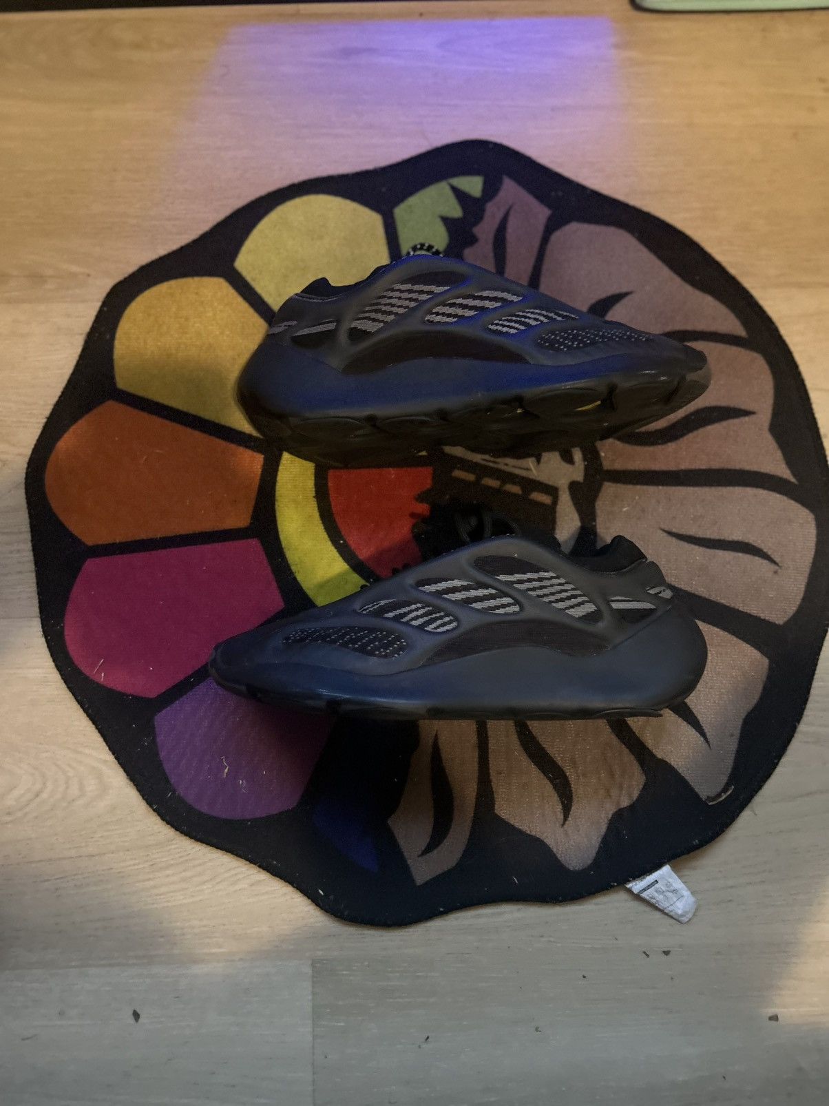 Adidas Yeezy 700 v3 dark glow Size US 11 / EU 44 - 6 Thumbnail