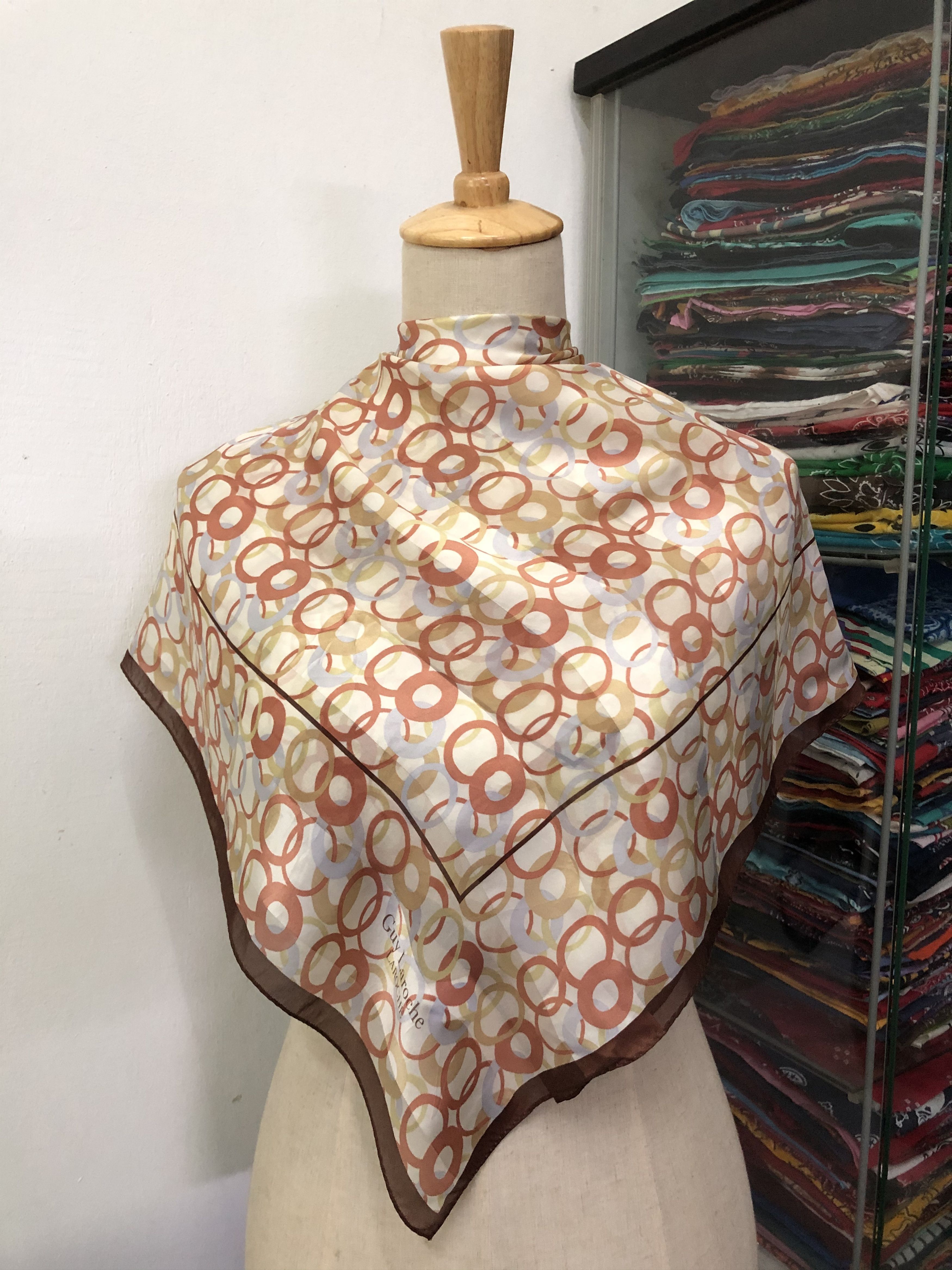 Guy Laroche × Vintage Vintage Guy Laroche Silk Scarf Size ONE SIZE - 1 Thumbnail