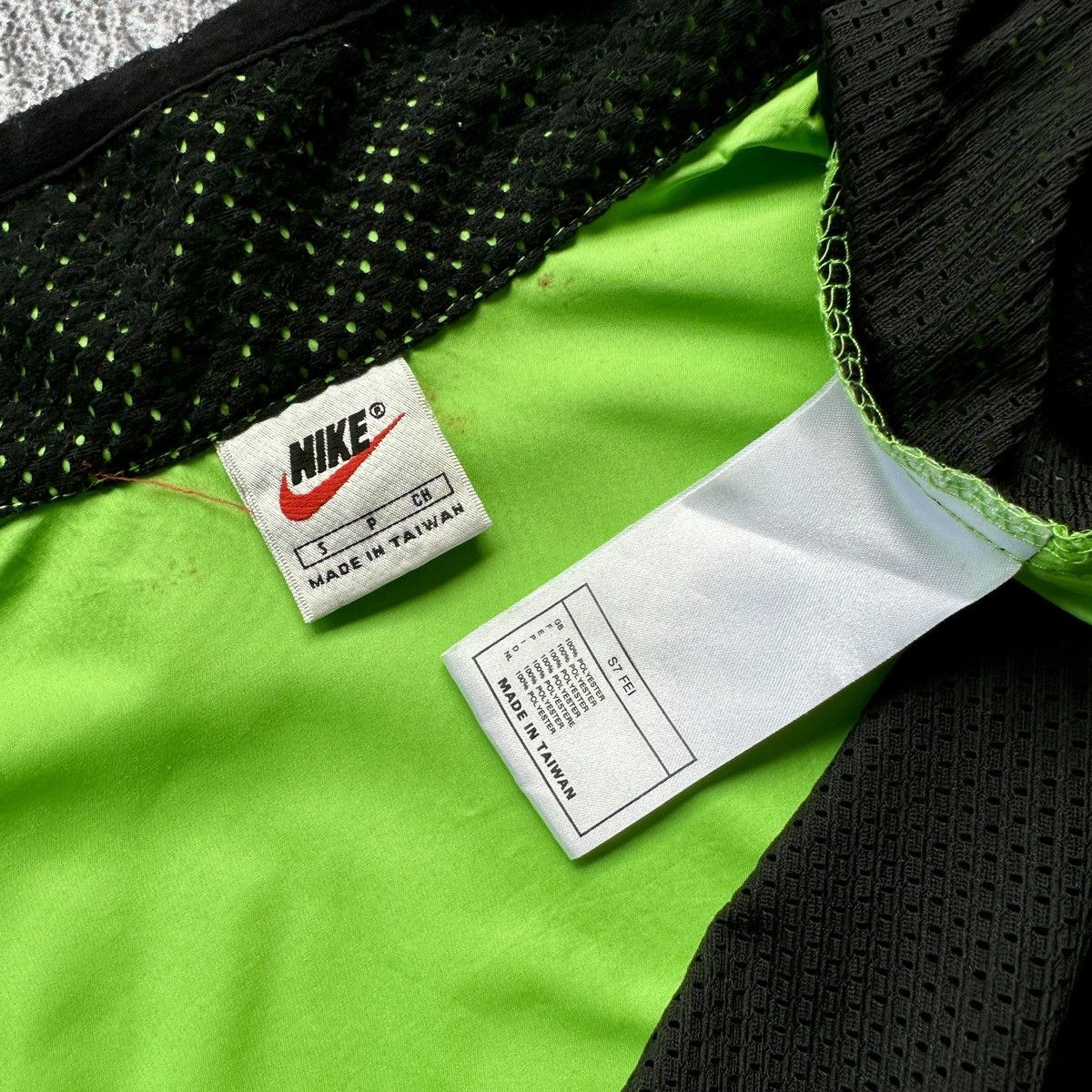 Other 🧨Vintage 90s Vest Nike Reflective Full Zip Green Size: S Size US S / EU 44-46 / 1 - 14 Thumbnail