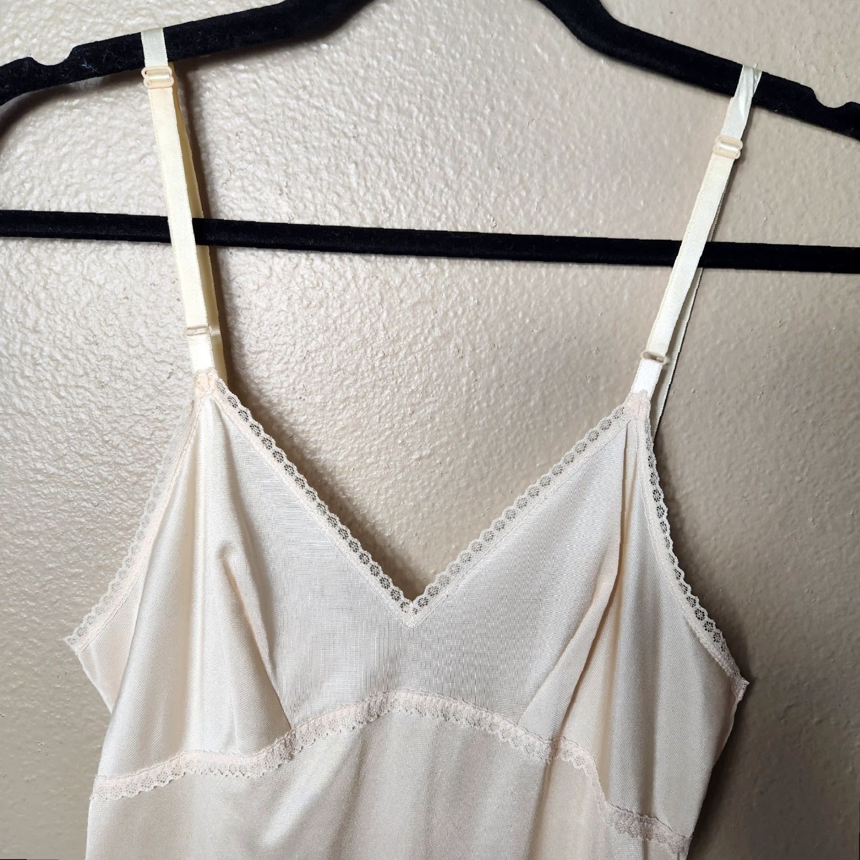 Vintage Lorraine Slip Dress Vintage Beige Satin Lace Tall/Small Size S / US 4 / IT 40 - 2 Thumbnail