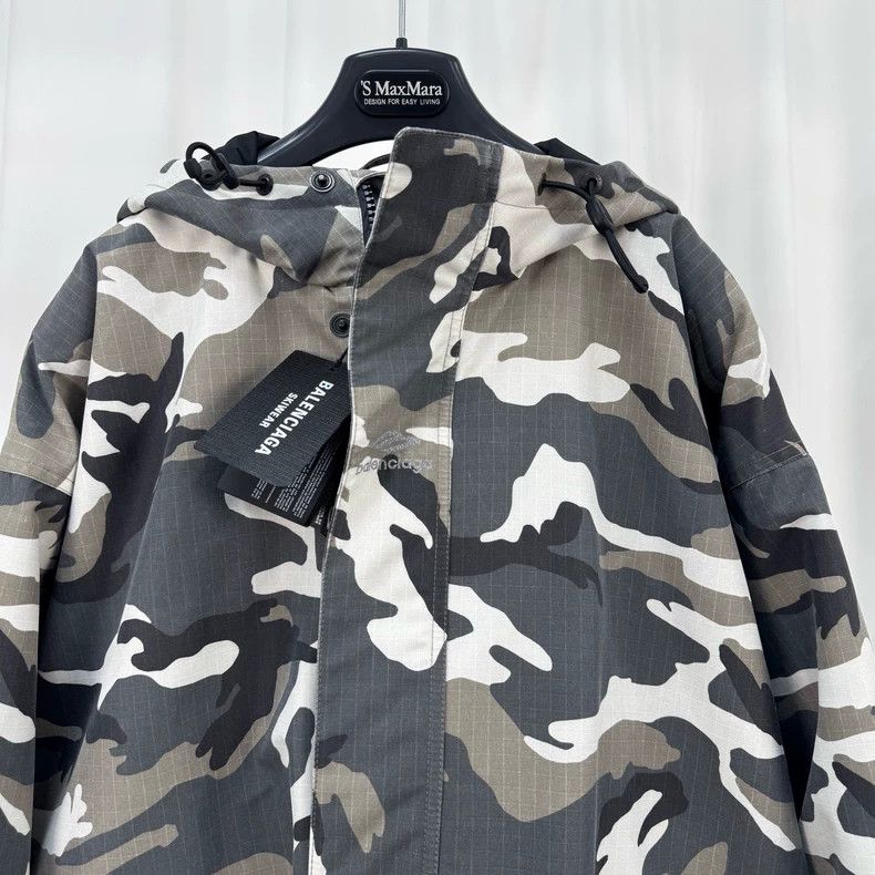Balenciaga Balenciaga size 44 Snow Camouflage Cotton Jacket Size US S / EU 44-46 / 1 - 3 Thumbnail