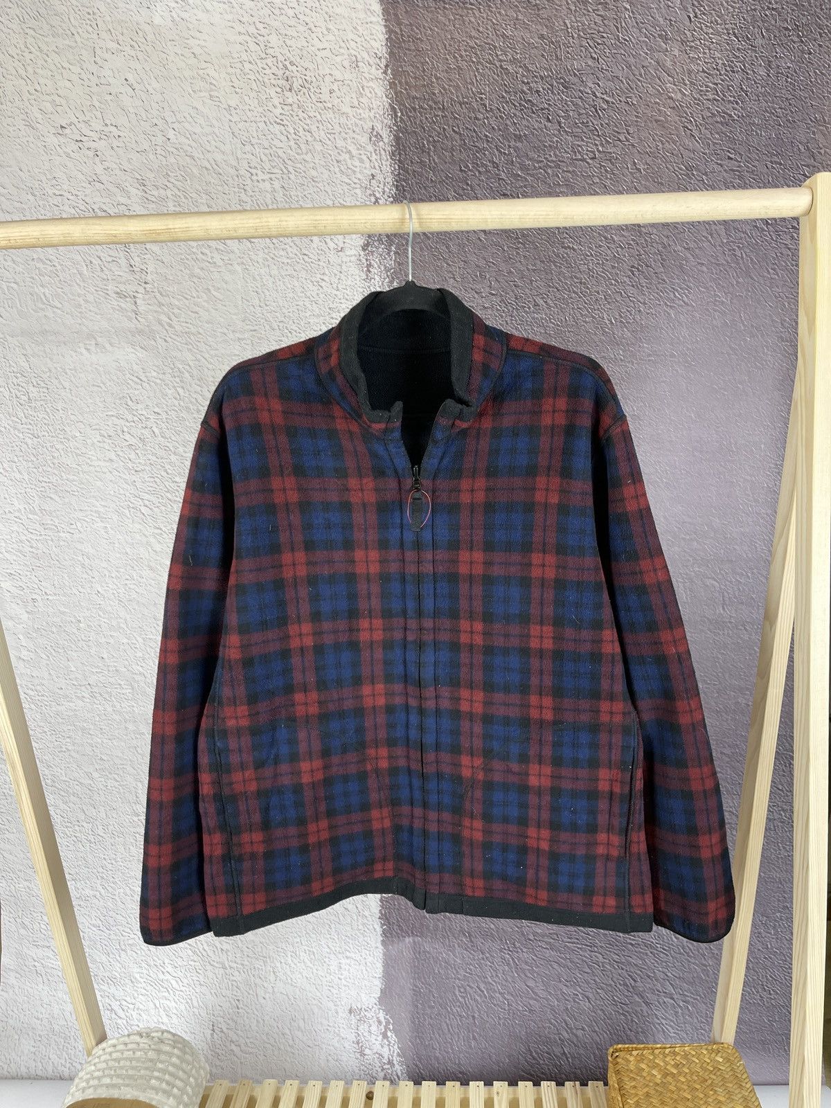 Japanese Brand UNIQLO reversible checkered/black fleece full zip sweater Size US XL / EU 56 / 4 - 1 Thumbnail