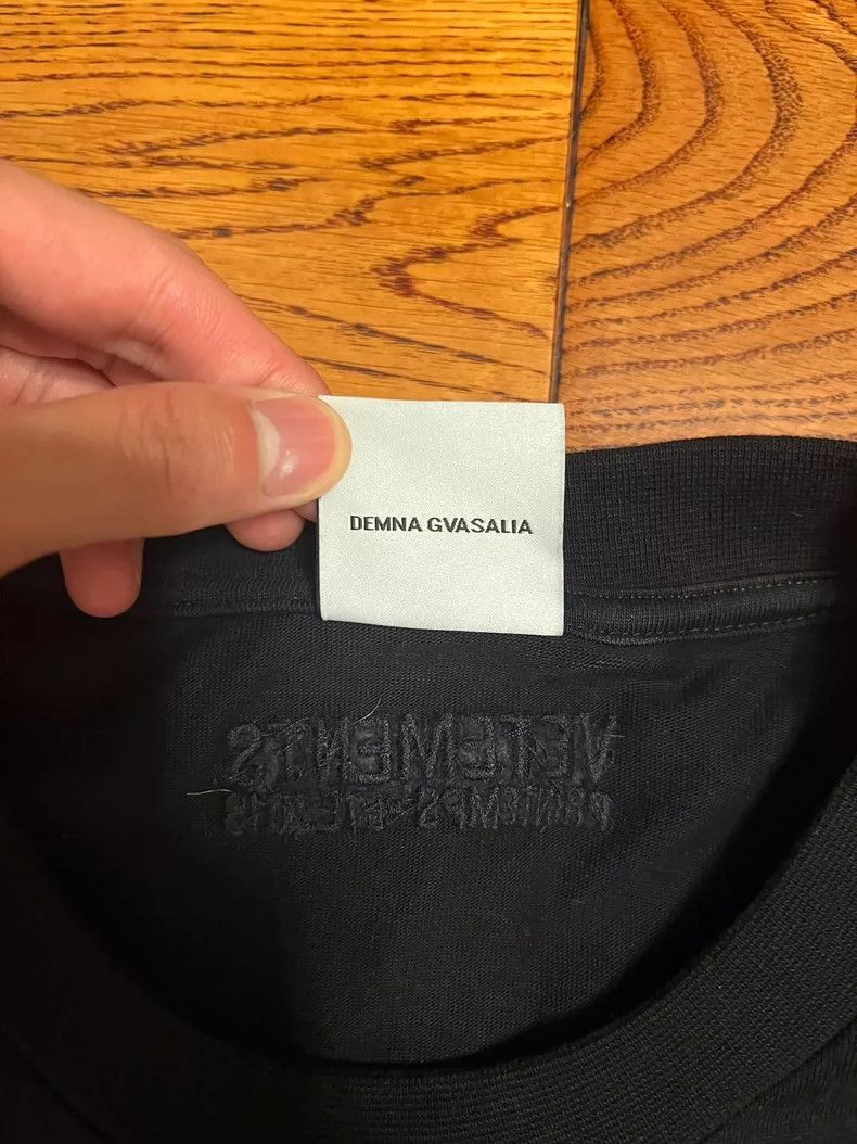 Vetements Vetements 23ss slogan short-sleeve, size M Size US M / EU 48-50 / 2 - 3 Thumbnail