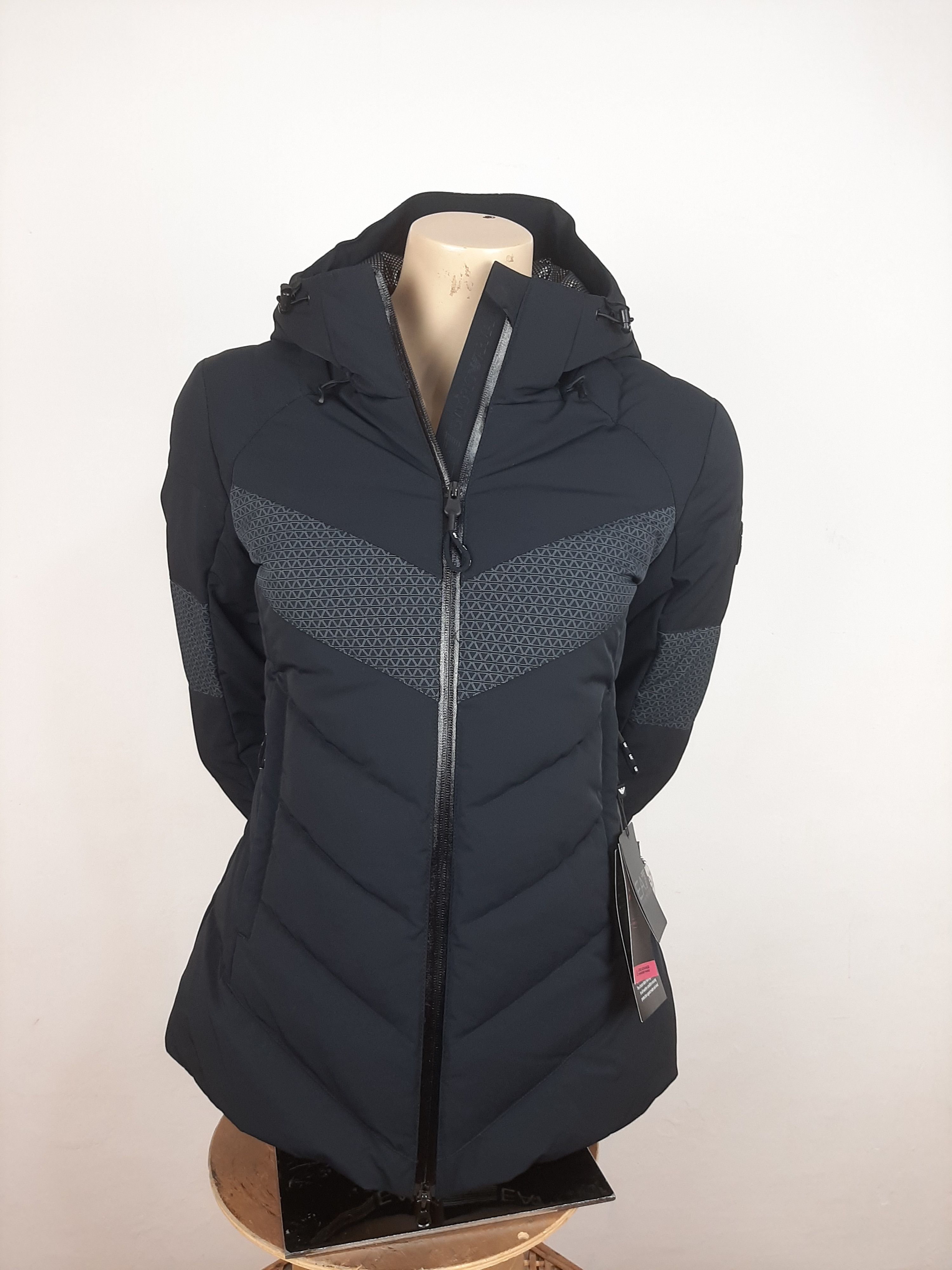 Emporio Armani Emporio Armani EA7 Ski Jacket Black Women's Size L Down Size L / US 10 / IT 46 - 6 Thumbnail
