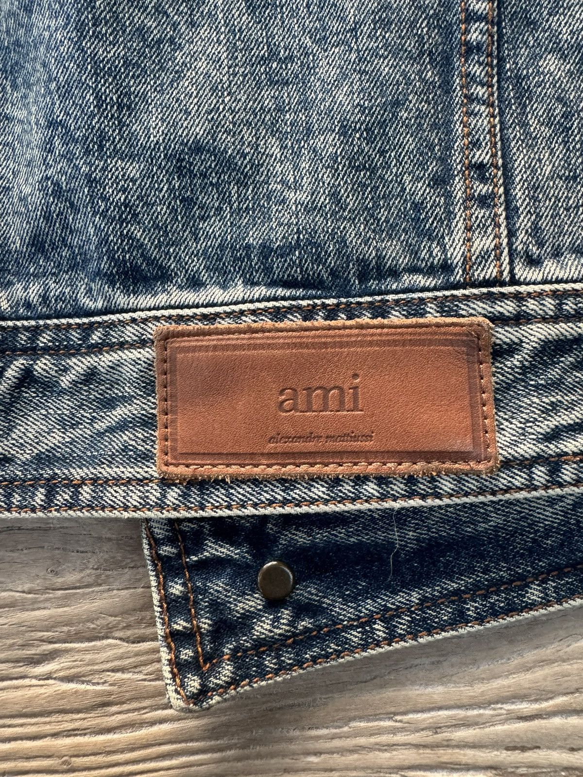 AMI Amazing Wash Denim Trucker Size US L / EU 52-54 / 3 - 6 Thumbnail