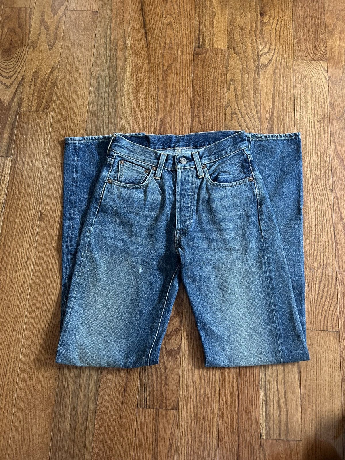 vintage blue high wasted levis