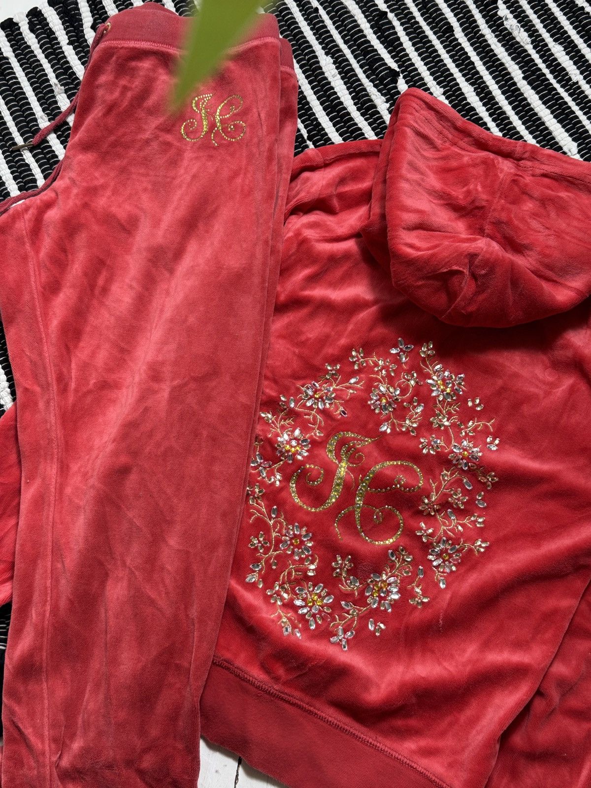 Juicy Couture VINTAGE JUICY COUTURE VELOUR 2000s TRACKSUIT Size S / US 4 / IT 40 - 2 Thumbnail