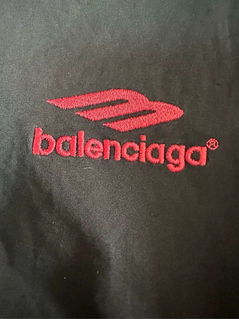 Balenciaga Balenciaga size 2 3 B Sports Worn Sports Zip Jacket Jacket Size US M / EU 48-50 / 2 - 3 Thumbnail