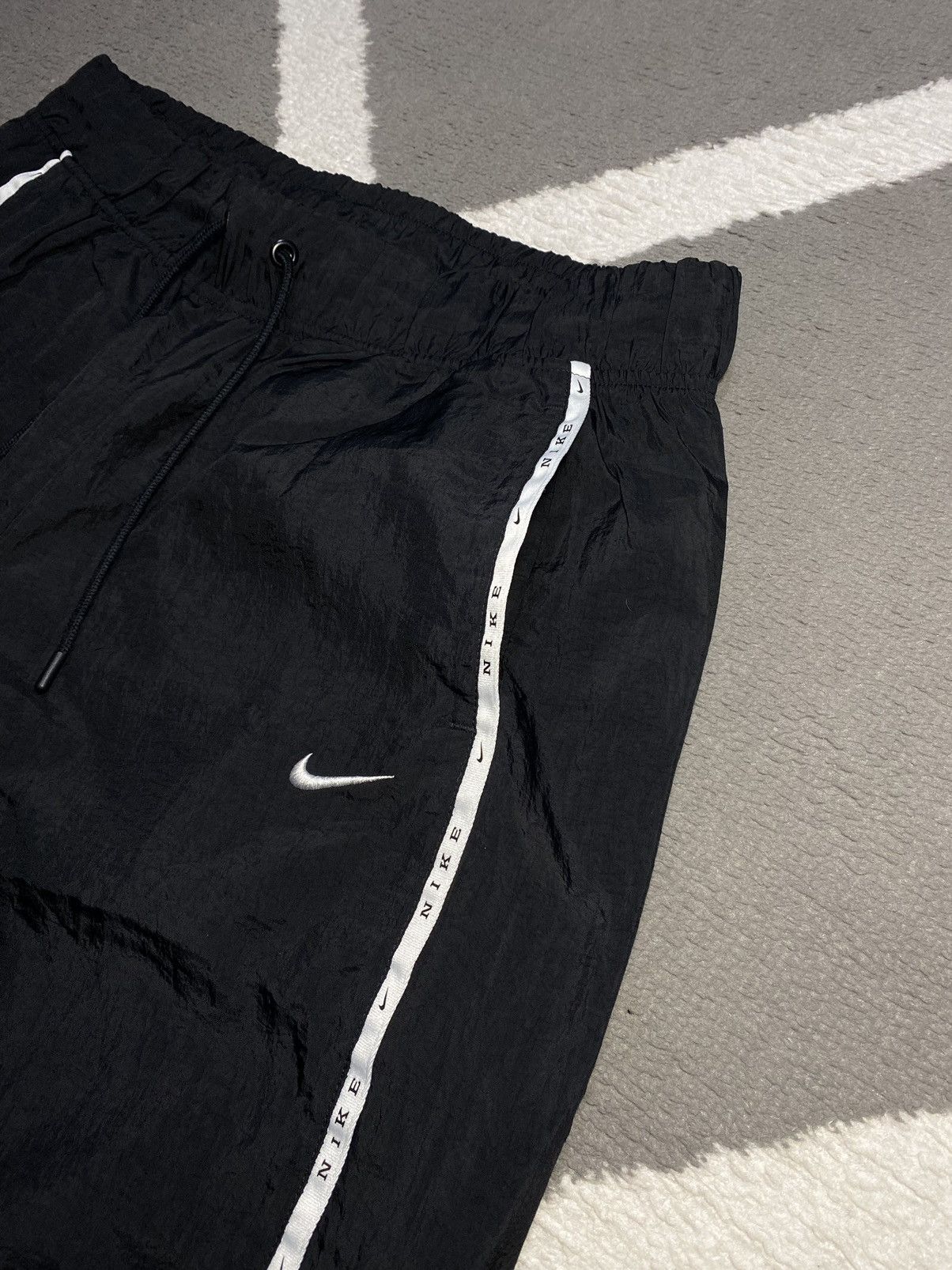 Nike × Vintage Nike swoosh Nylon Track Pants Sweatpants black womens M Size 26" / US 2 / IT 38 - 14 Thumbnail