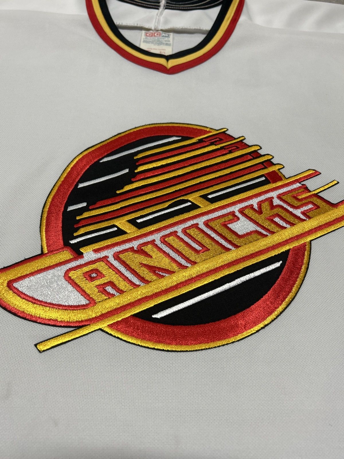 NHL Vintage 90s Vancouver Canucks Flying Skate Lumme Jersey Size US L / EU 52-54 / 3 - 2 Thumbnail