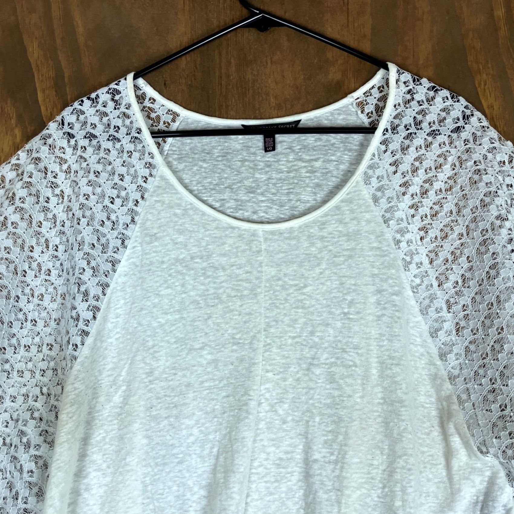 Victoria's Secret Victoria's Secret Womens Shirt White Lace Cape Scoop Neck Semi Sheer Large Size L / US 10 / IT 46 - 2 Thumbnail